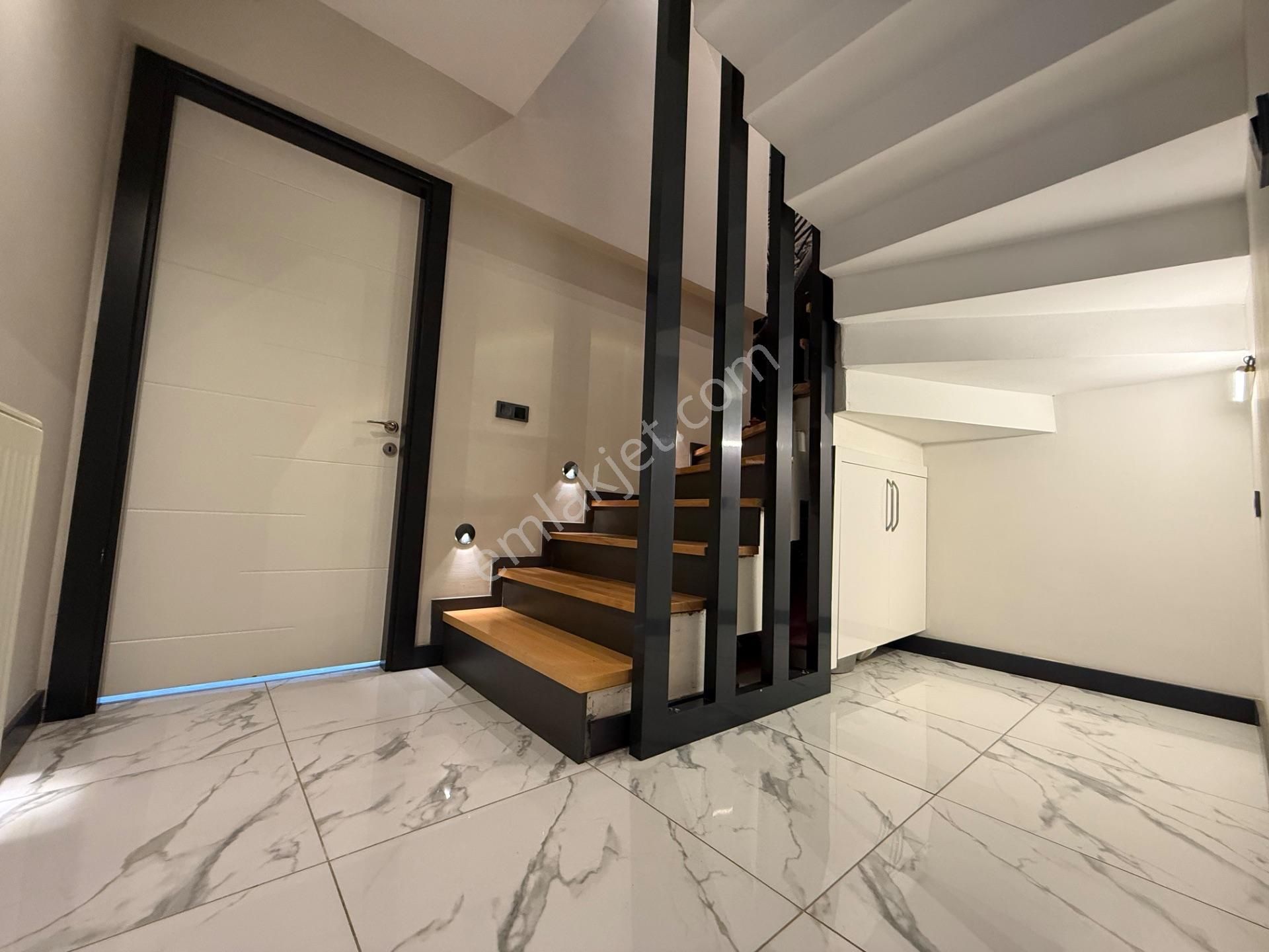 Menemen Gazi Mahallesinde Havuzlu 5+1 Satılık Dublex Daire - Görsel 10