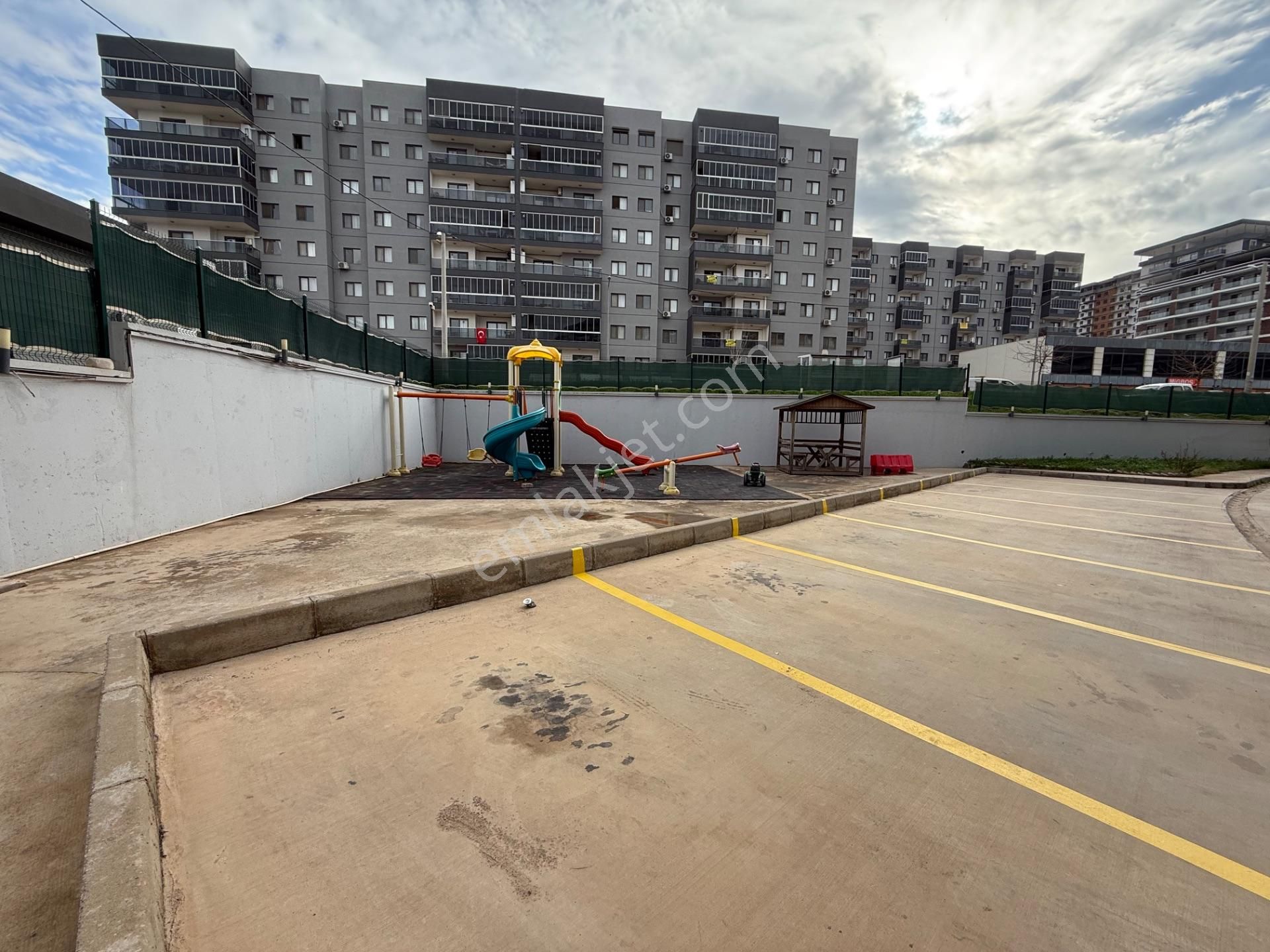 Menemen Gazi Mahallesinde Havuzlu 5+1 Satılık Dublex Daire - Görsel 31