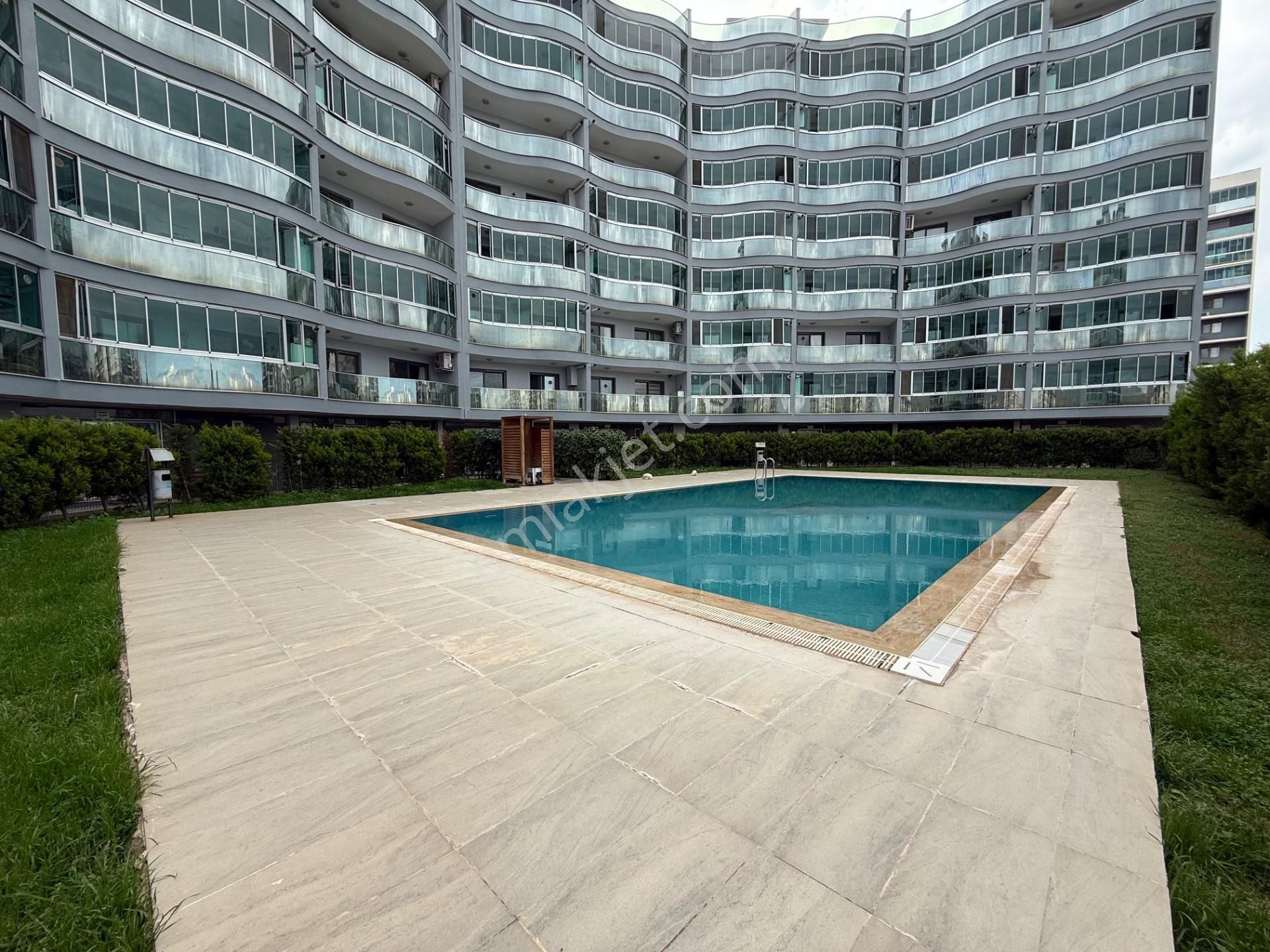 Menemen Gazi Mahallesinde Havuzlu 5+1 Satılık Dublex Daire - Görsel 2