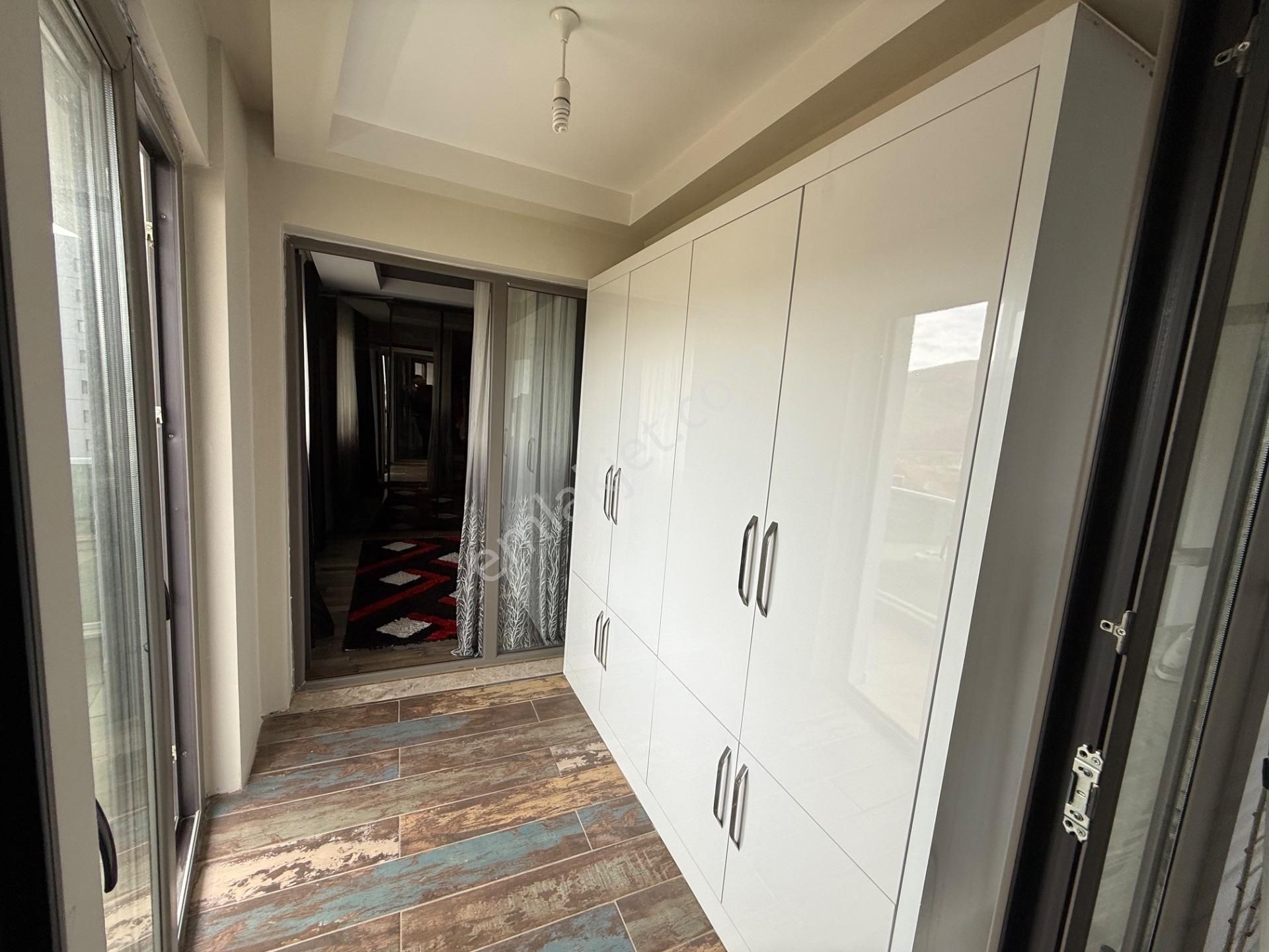 Menemen Gazi Mahallesinde Havuzlu 5+1 Satılık Dublex Daire - Görsel 18