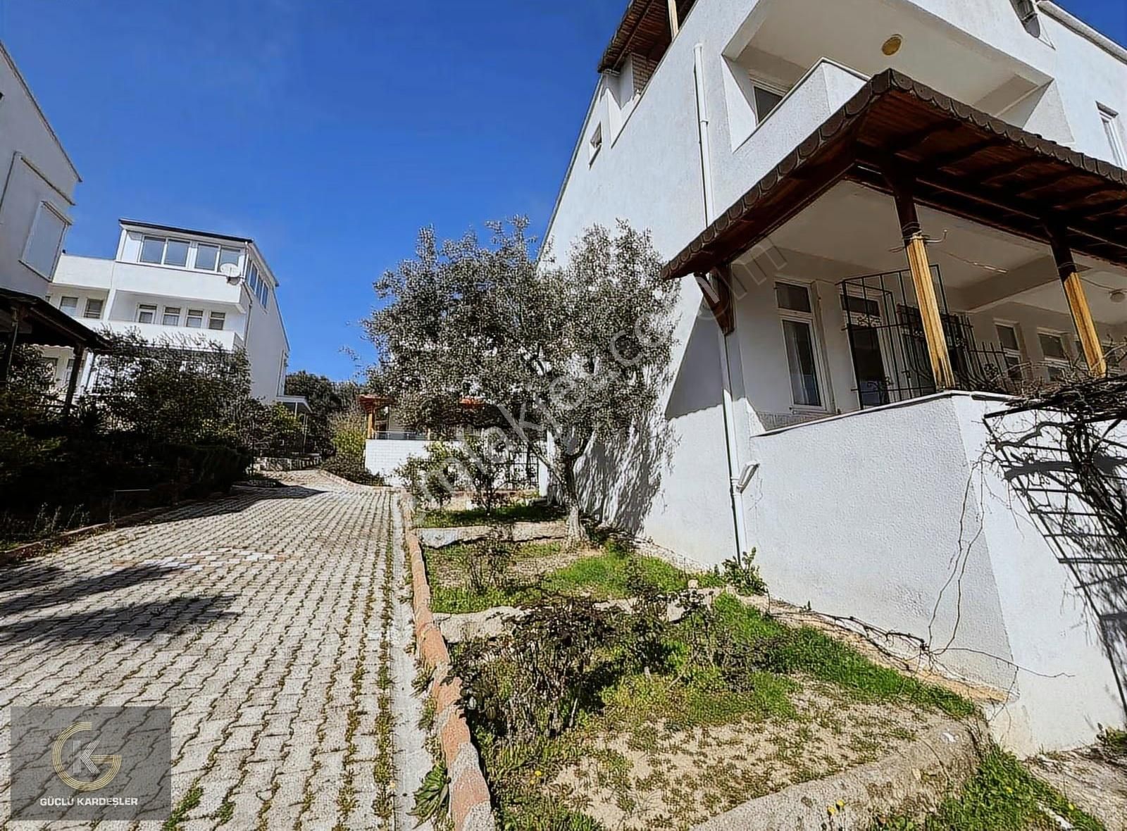 ! Bayram Fırsatı! Güçlü Kardeşlerden Denize 300 Metre Villa - Görsel 12