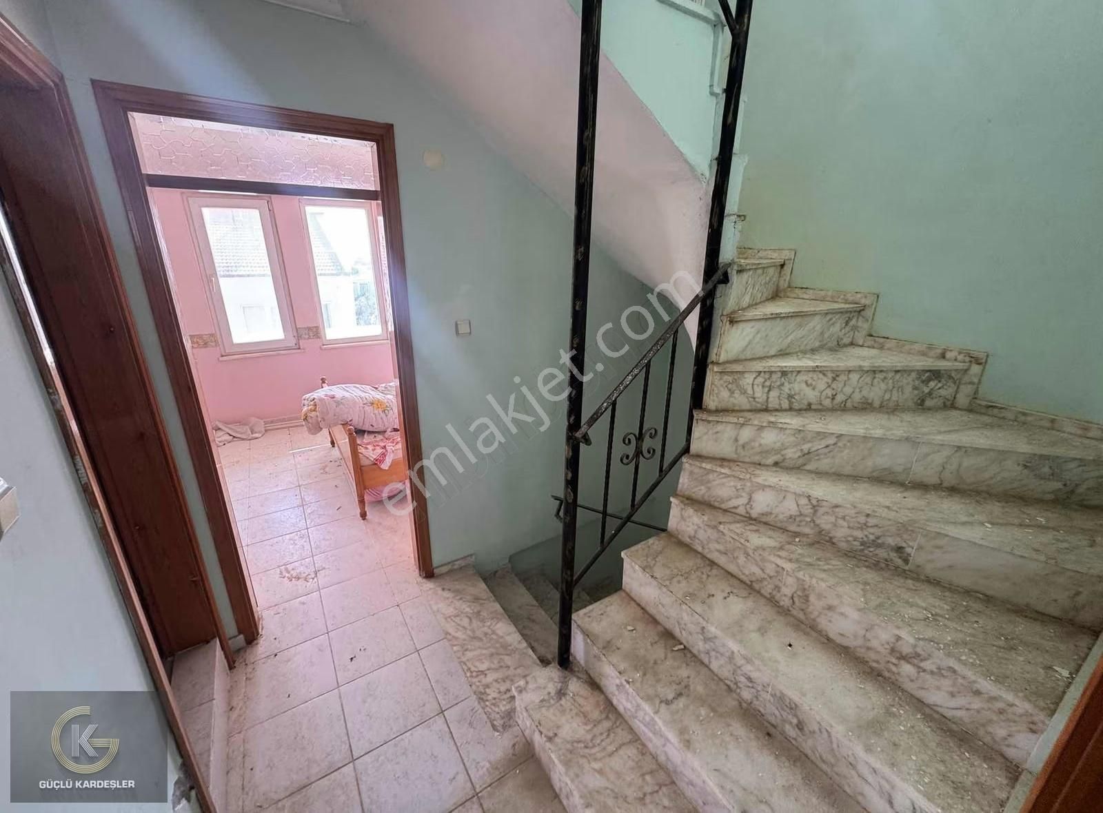 ! Bayram Fırsatı! Güçlü Kardeşlerden Denize 300 Metre Villa - Görsel 33