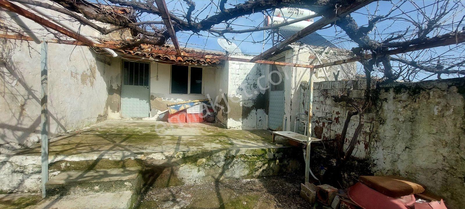 Kuşadası Yeniköy De Müştemilatı Olan Köy Evi - Görsel 11
