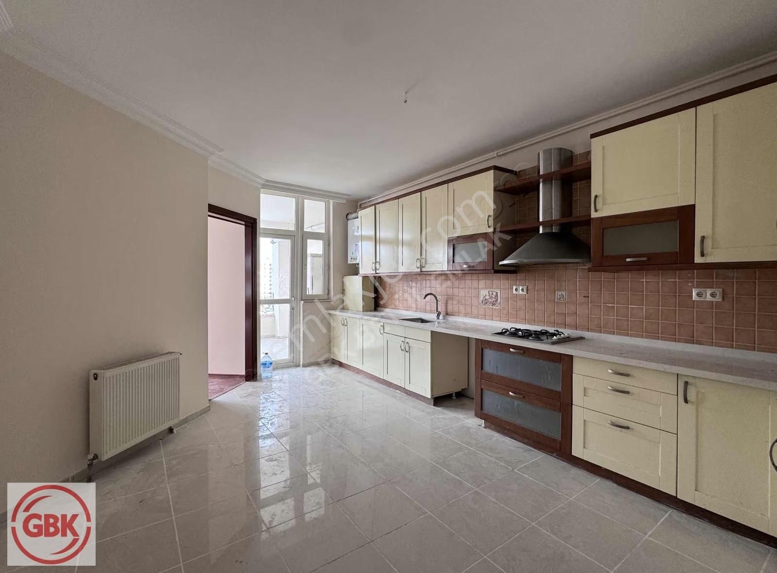 İlkbahar Mahallesi Turan Güneş Bulvarı Yakını Geniş 3+1 - Görsel 21