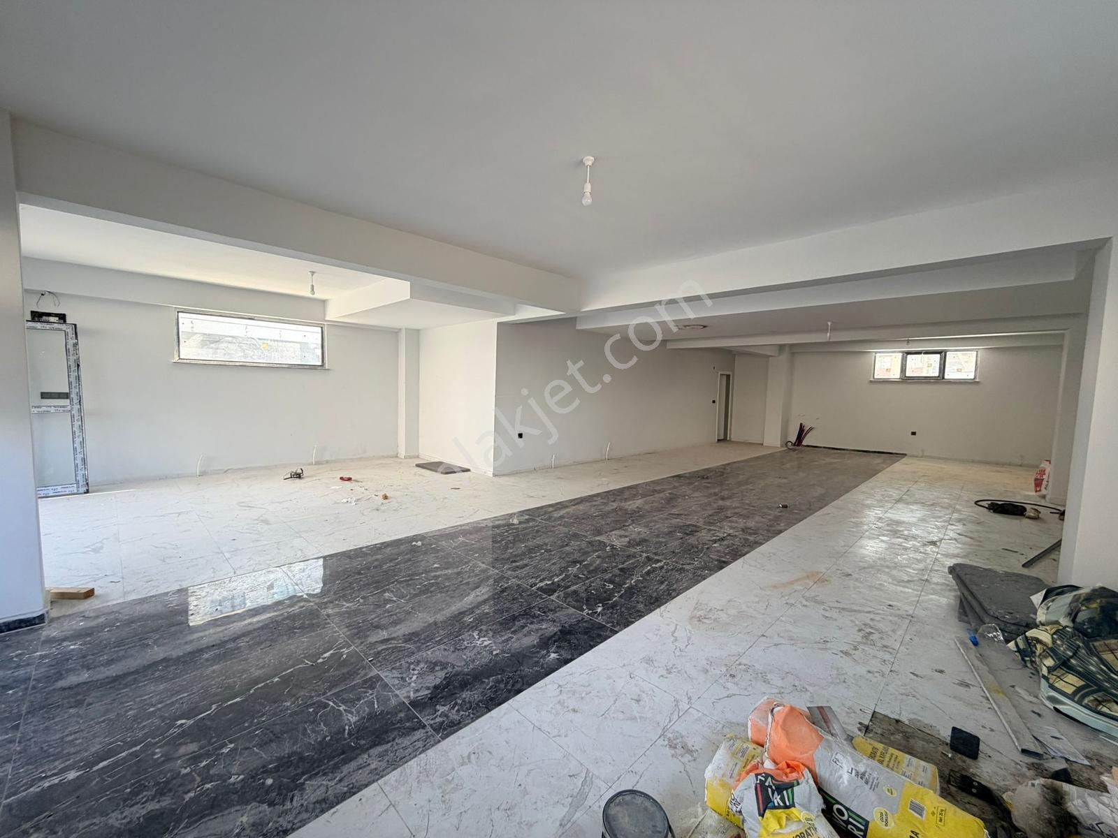 Çorlu Bülent Ecevit Bulvarında Kiralık 130m2 Dükkan - Görsel 12