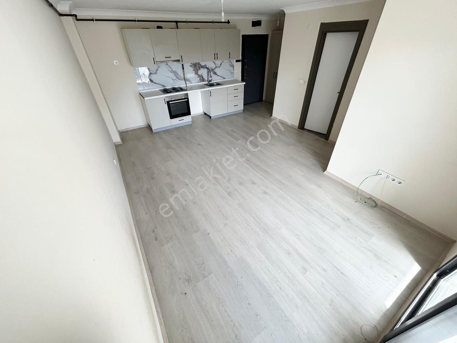 *kadıköyün En Nezih Bölgesinde Doğalgazlı Ara Kat Ön Cephe 1+1 Satılık Daire * - Görsel 2