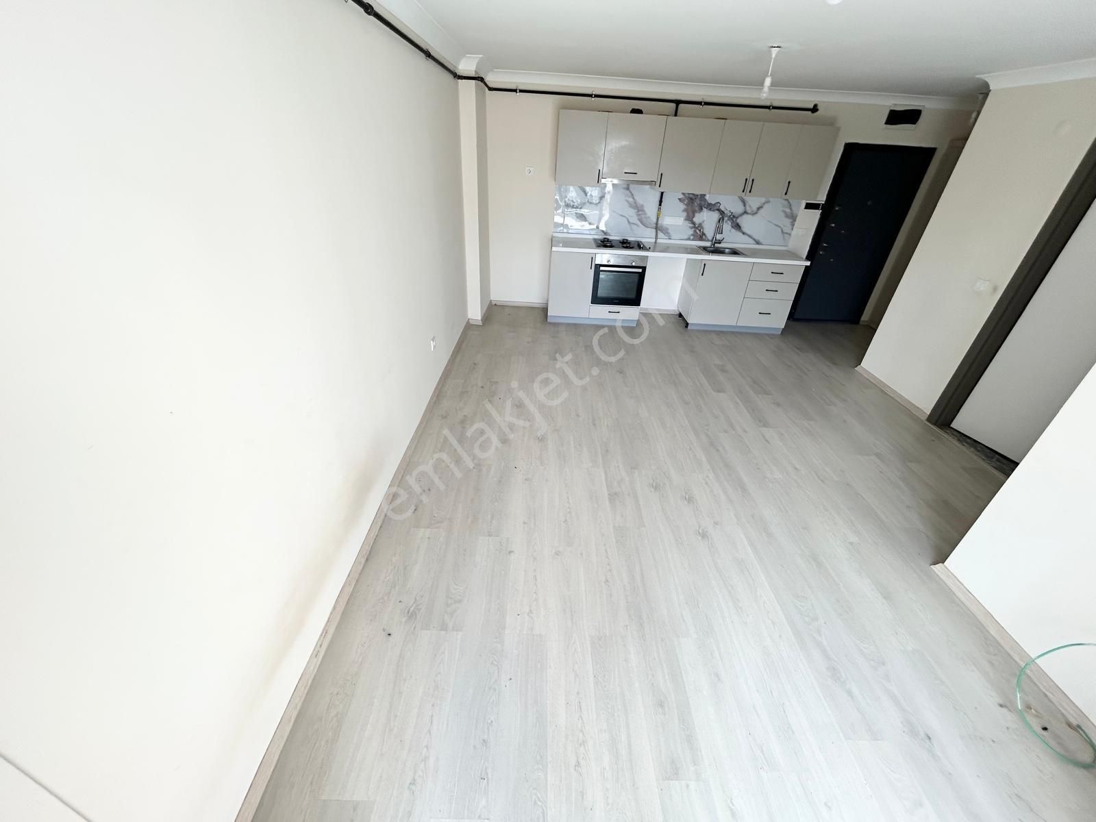 *kadıköyün En Nezih Bölgesinde Doğalgazlı Ara Kat Ön Cephe 1+1 Satılık Daire * - Görsel 3