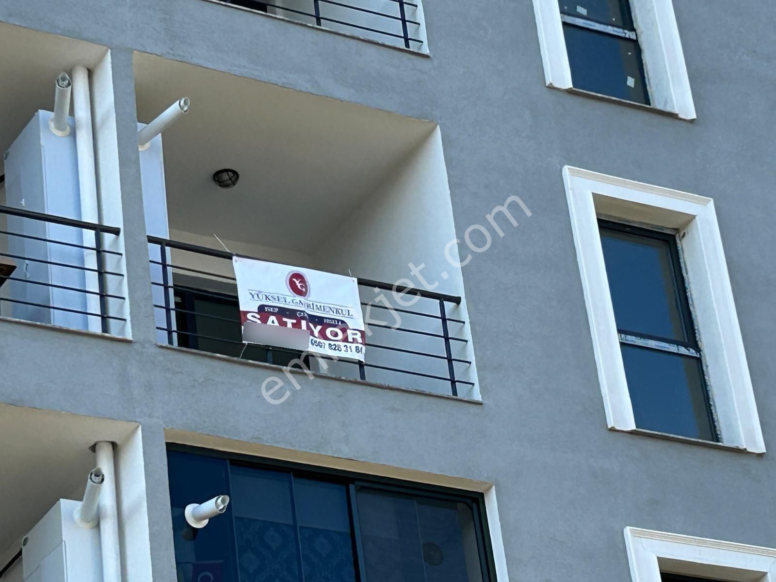 *kadıköyün En Nezih Bölgesinde Doğalgazlı Ara Kat Ön Cephe 1+1 Satılık Daire *