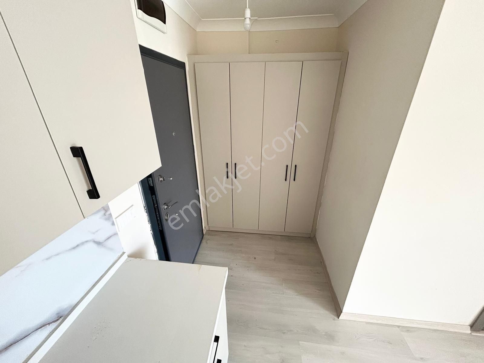 *kadıköyün En Nezih Bölgesinde Doğalgazlı Ara Kat Ön Cephe 1+1 Satılık Daire * - Görsel 13