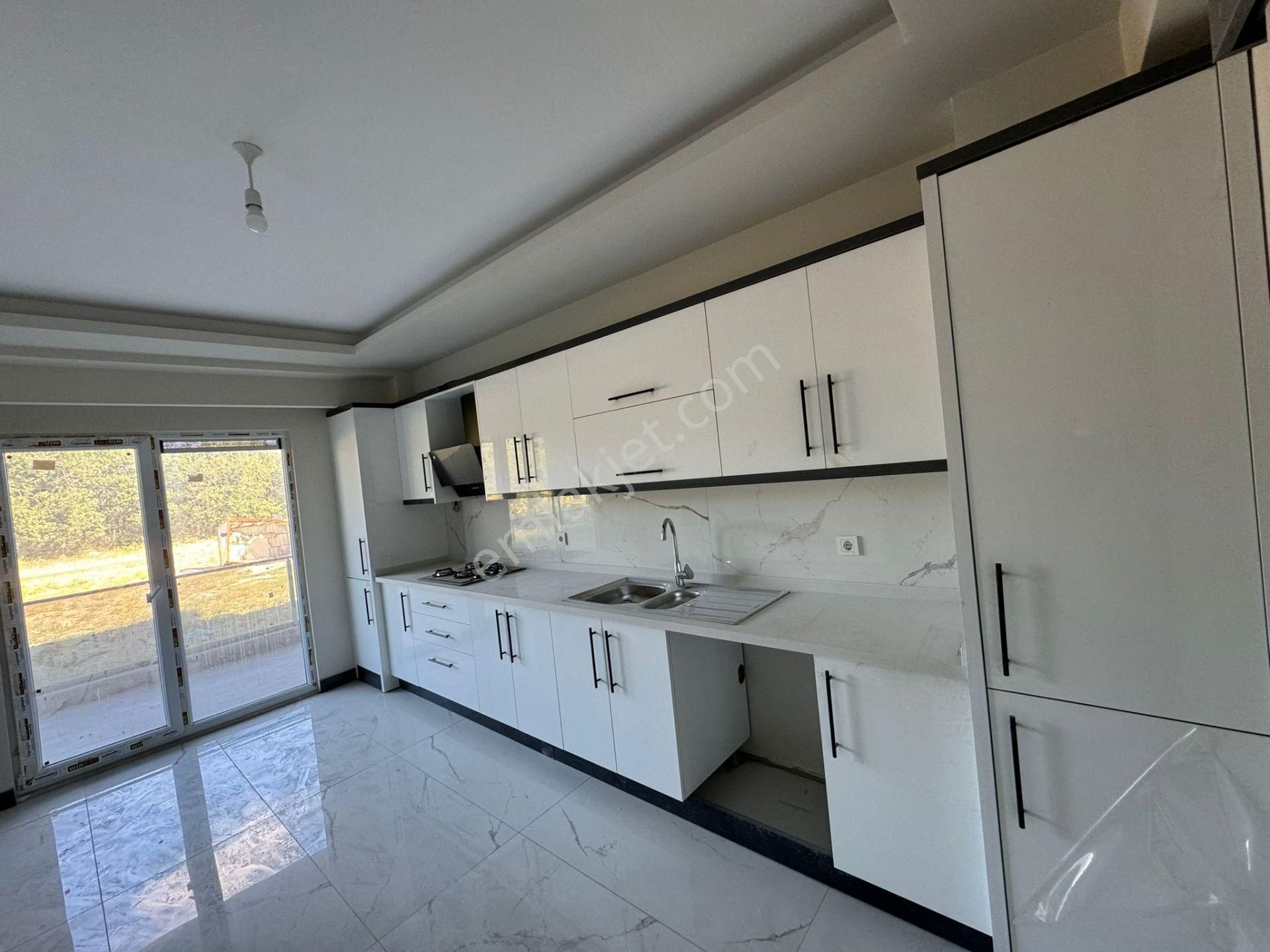 Çerkezköy Tepe'de '' Yusuf Şener Orta Okul Yanı'' Site İçerisinde Kiralık 4+1 - Görsel 13