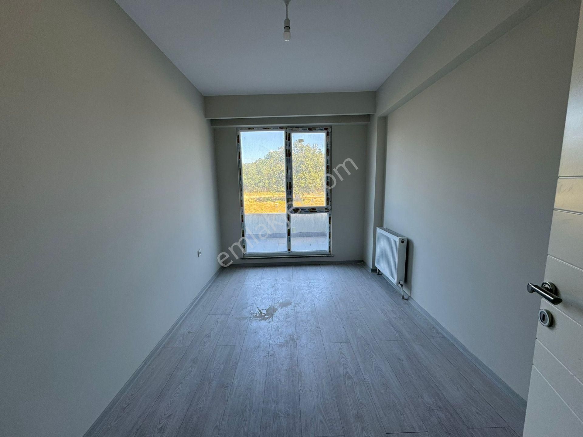 Çerkezköy Tepe'de '' Yusuf Şener Orta Okul Yanı'' Site İçerisinde Kiralık 4+1 - Görsel 6