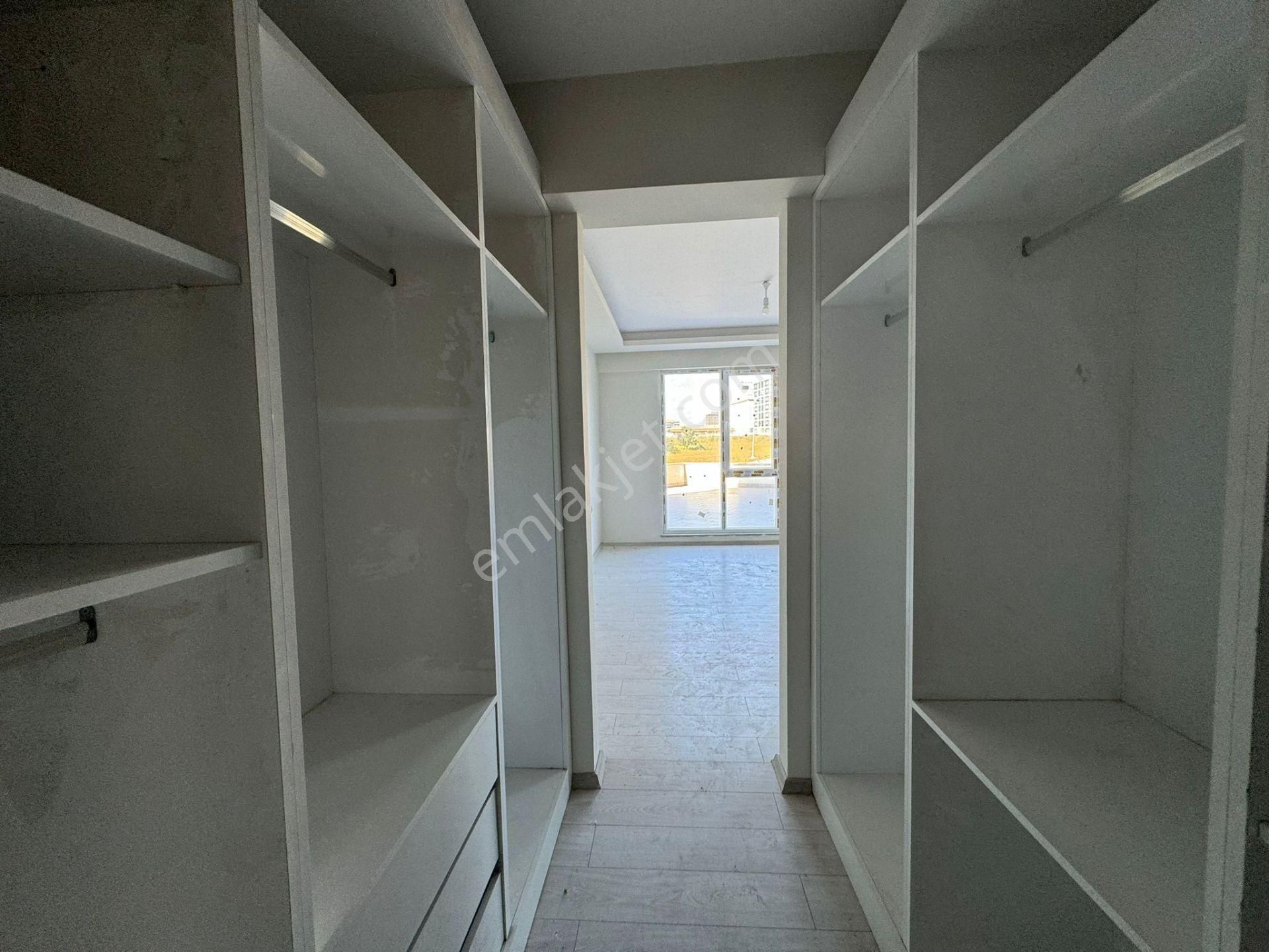 Çerkezköy Tepe'de '' Yusuf Şener Orta Okul Yanı'' Site İçerisinde Kiralık 4+1 - Görsel 3