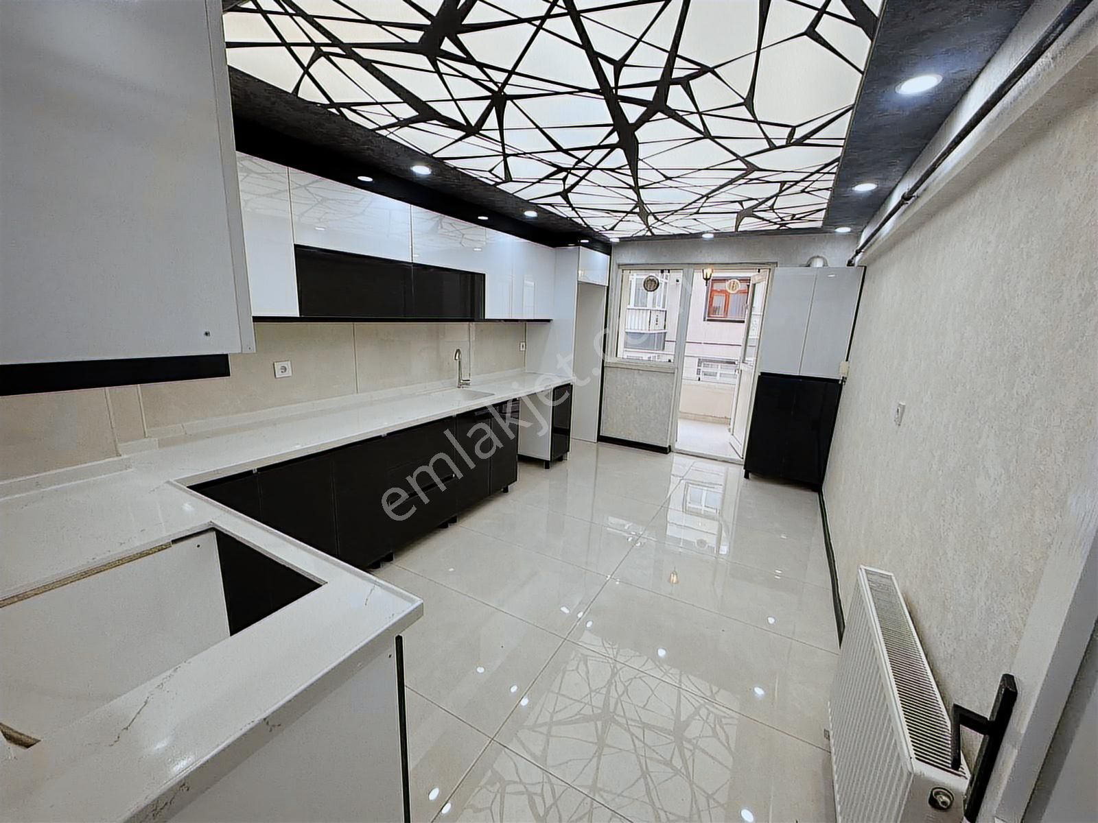 Eğitim Araştırma Hastanesi Paraleli Geniş Metrajlı Asansörlü 3+1