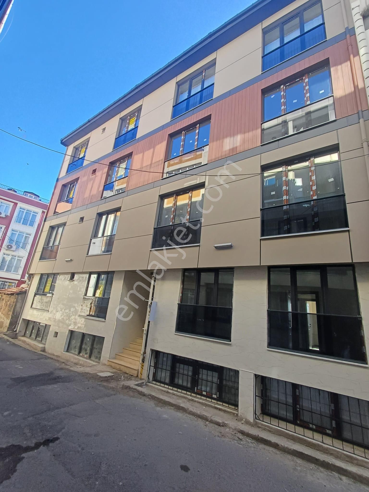 Beyoğlu Hacıahmet Mahallesi'nde Krediye Uygun Fırsat Giriş Katı