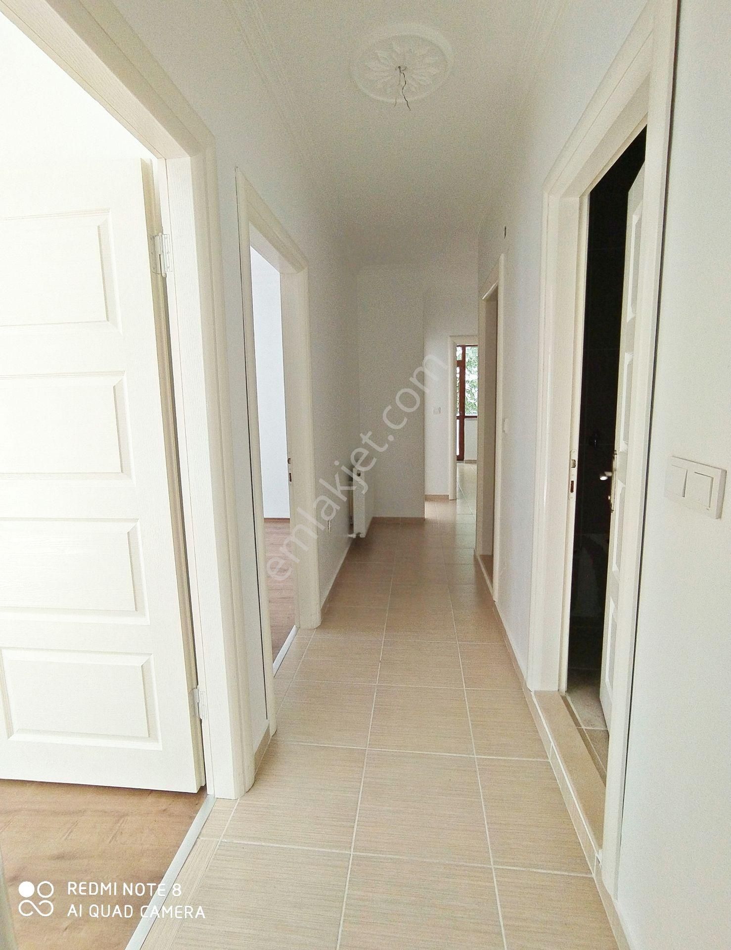 Mertcan Dan Yakacık Meydana Yürüme Kredi Limitsiz 3+1 İskanlı - Balkonlu - Görsel 8