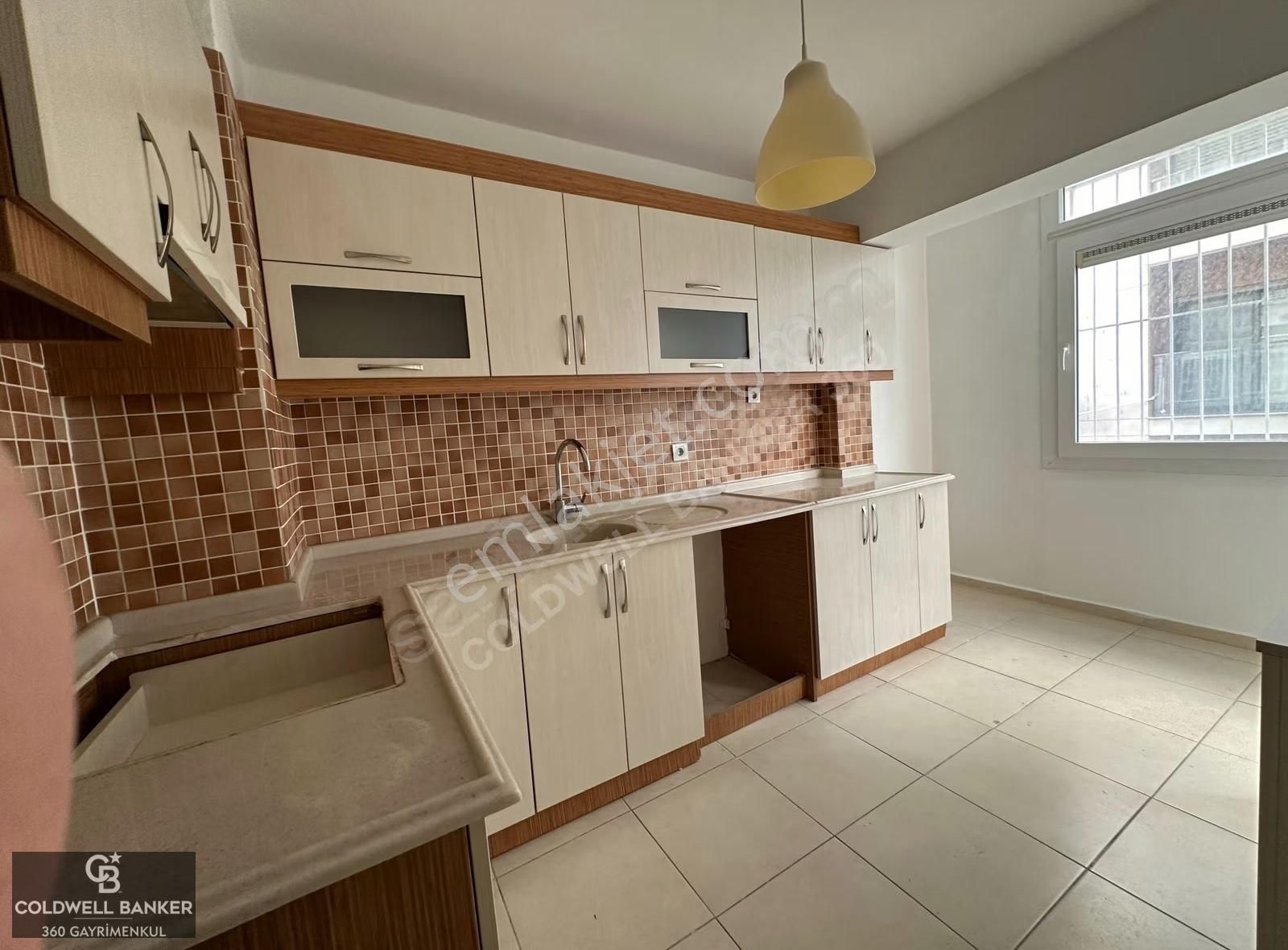 Karşıyaka Bostanlı'da Kiralık 3+1 Bakımlı Daire - Görsel 3