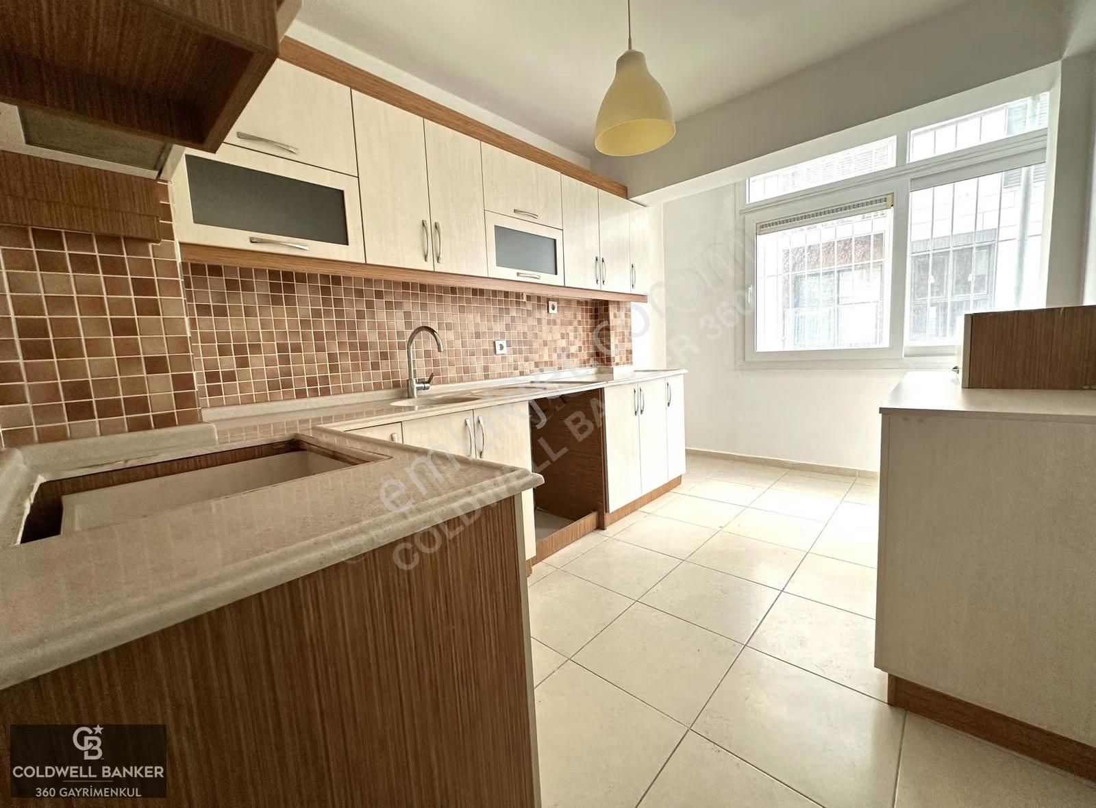 Karşıyaka Bostanlı'da Kiralık 3+1 Bakımlı Daire - Görsel 14