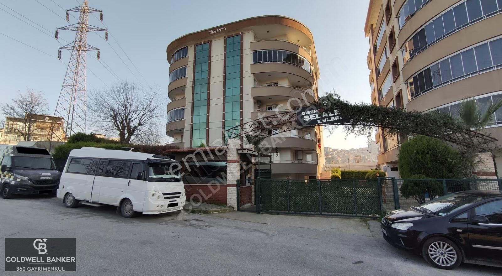 Karabağlar Yunus Emre Mah. Site İçinde Ara Kat 3+1 Satılık Daire