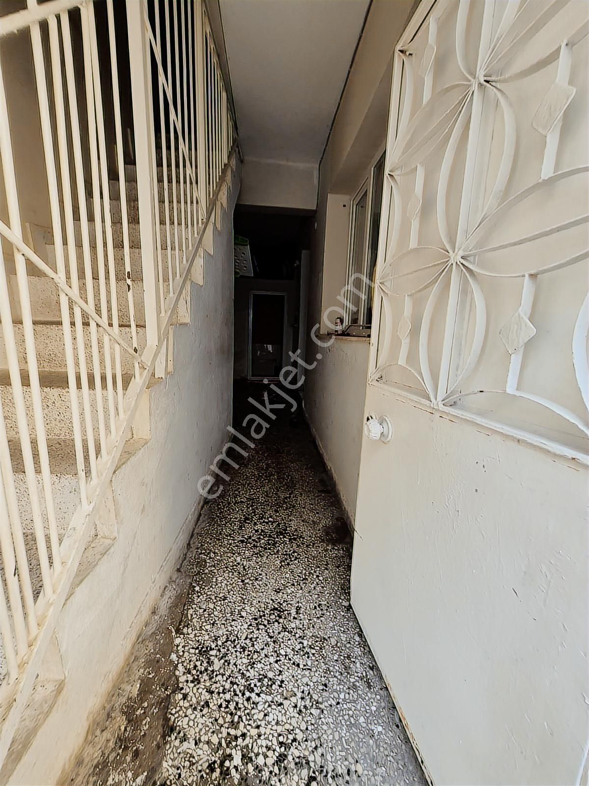 Konak Gürçeşme,iğdelidurak.üst Sokağında//teraslı,89m2/2katlı Ev - Görsel 23