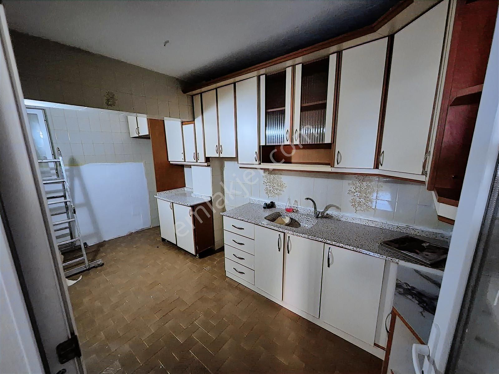 Konak Gürçeşme,iğdelidurak.üst Sokağında//teraslı,89m2/2katlı Ev - Görsel 2