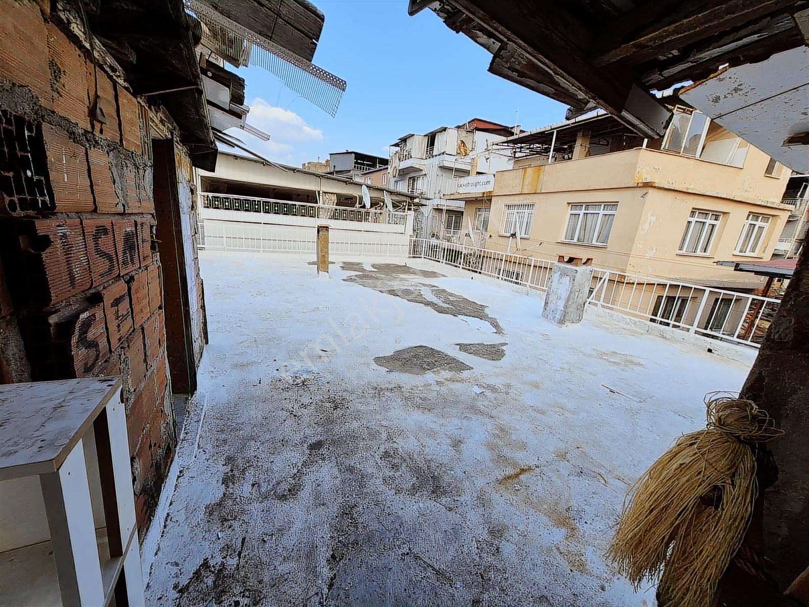 Konak Gürçeşme,iğdelidurak.üst Sokağında//teraslı,89m2/2katlı Ev - Görsel 33