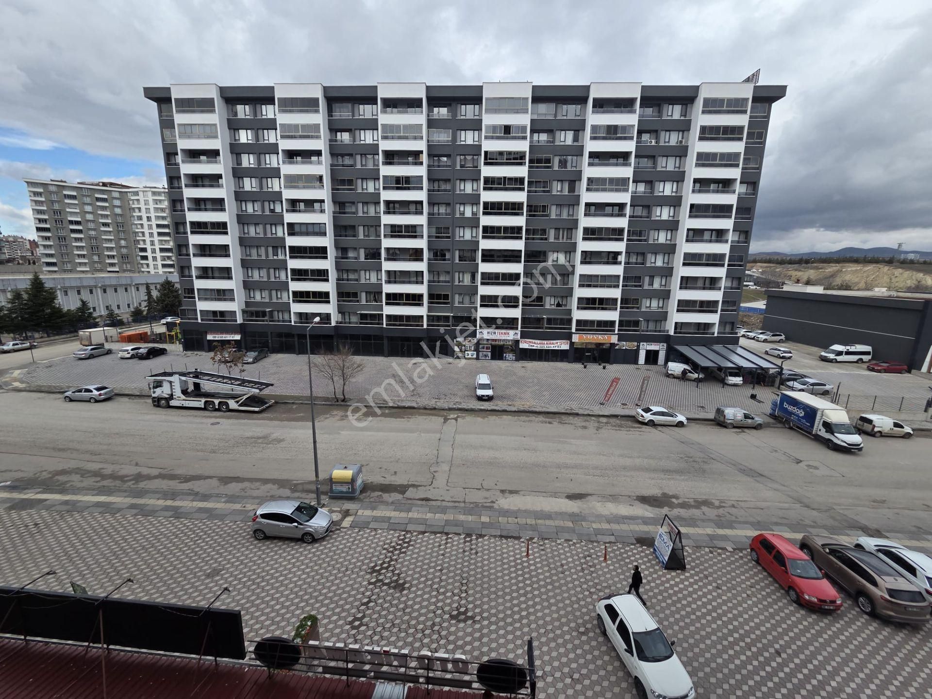 Bordo Platınumda 4. Katta Arakat Bulvar Yakını1+1 Satılık Daire - Görsel 24