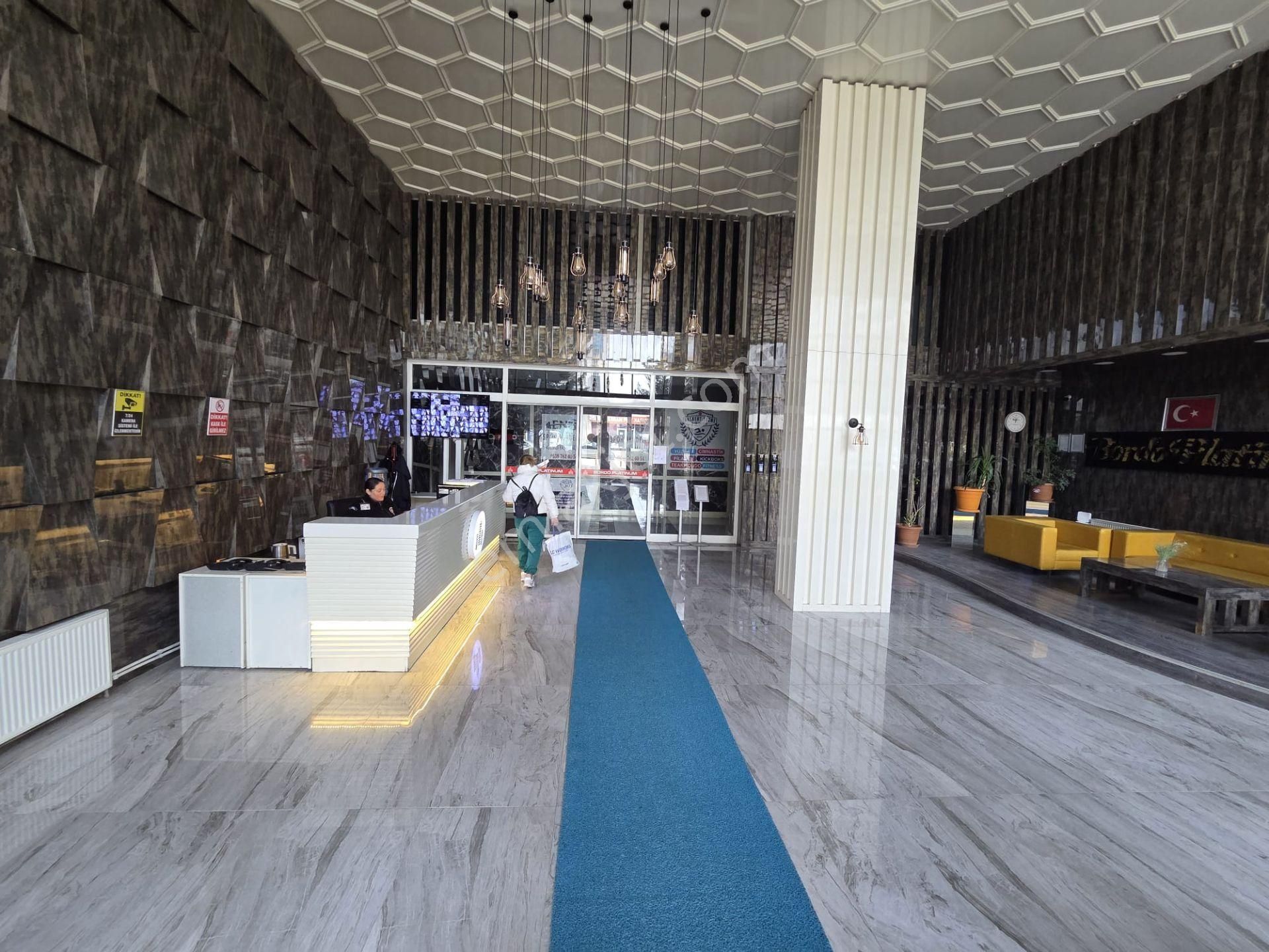 Bordo Platınumda 4. Katta Arakat Bulvar Yakını1+1 Satılık Daire - Görsel 5