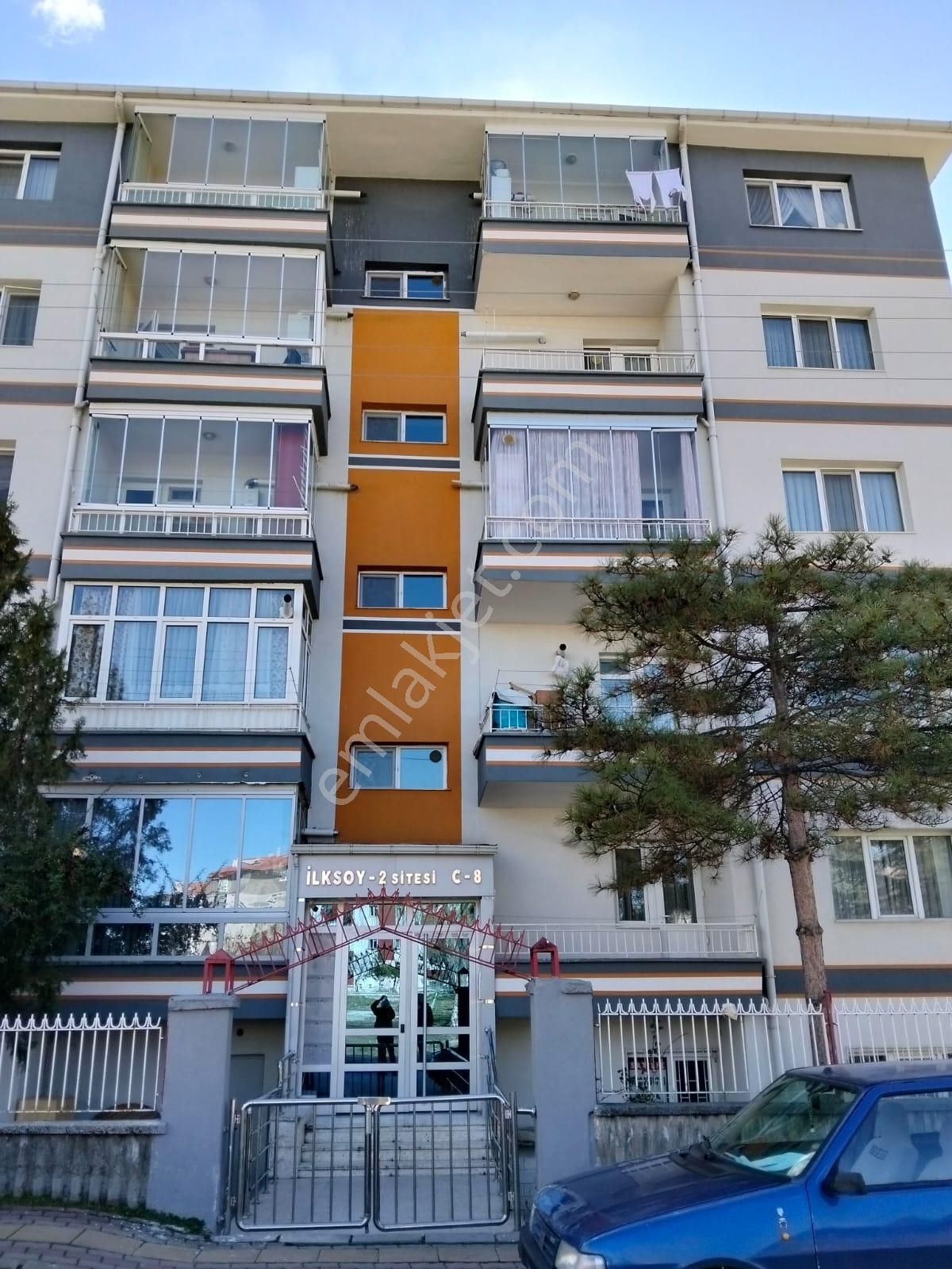 Harikalar Diyarı Metro Yanı Full Yapılı 3+1 Satılık Daire