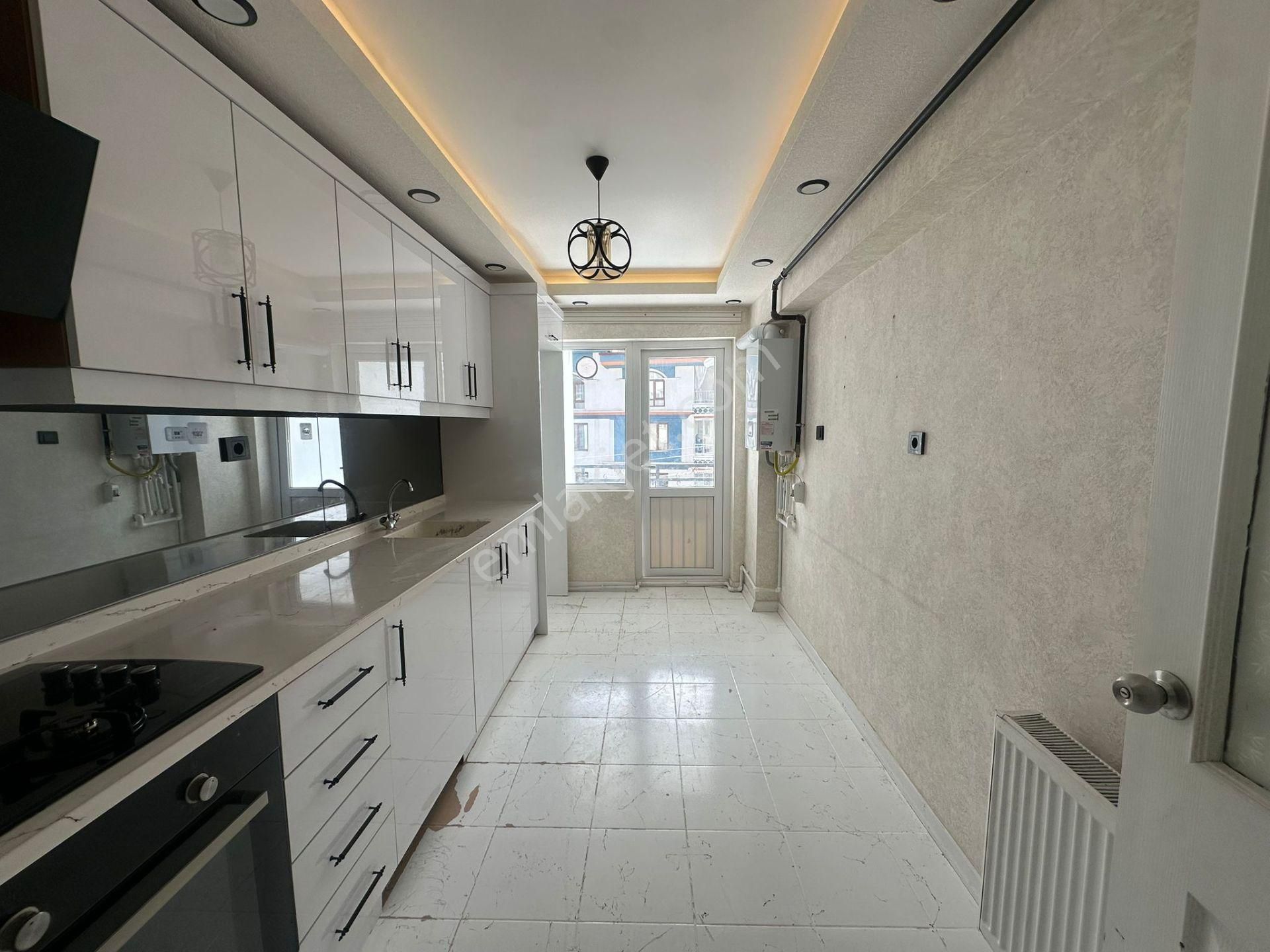 Keçiören Esertepede Katta Asansörlü Ful Yapılı Kiralık Daire