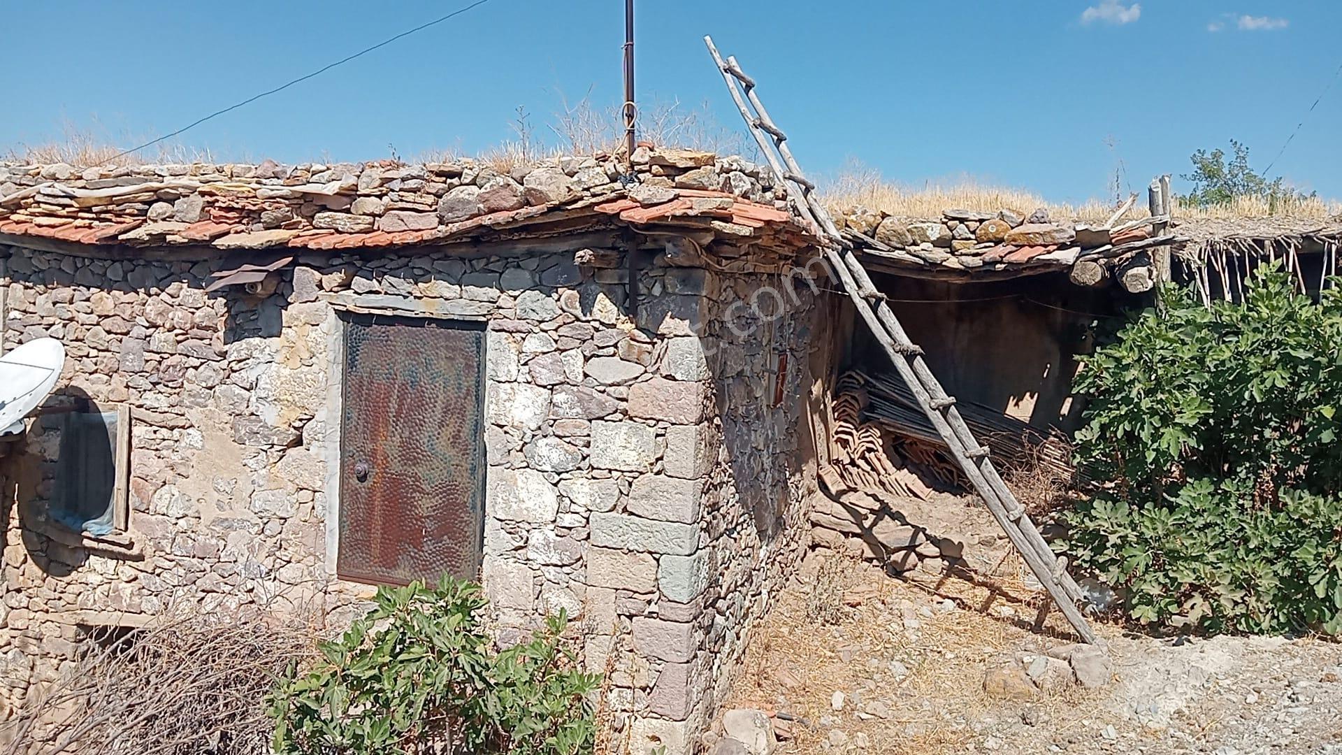 Köy Merkezinde 724 M2 Bahçeli Köy Evi - Görsel 7