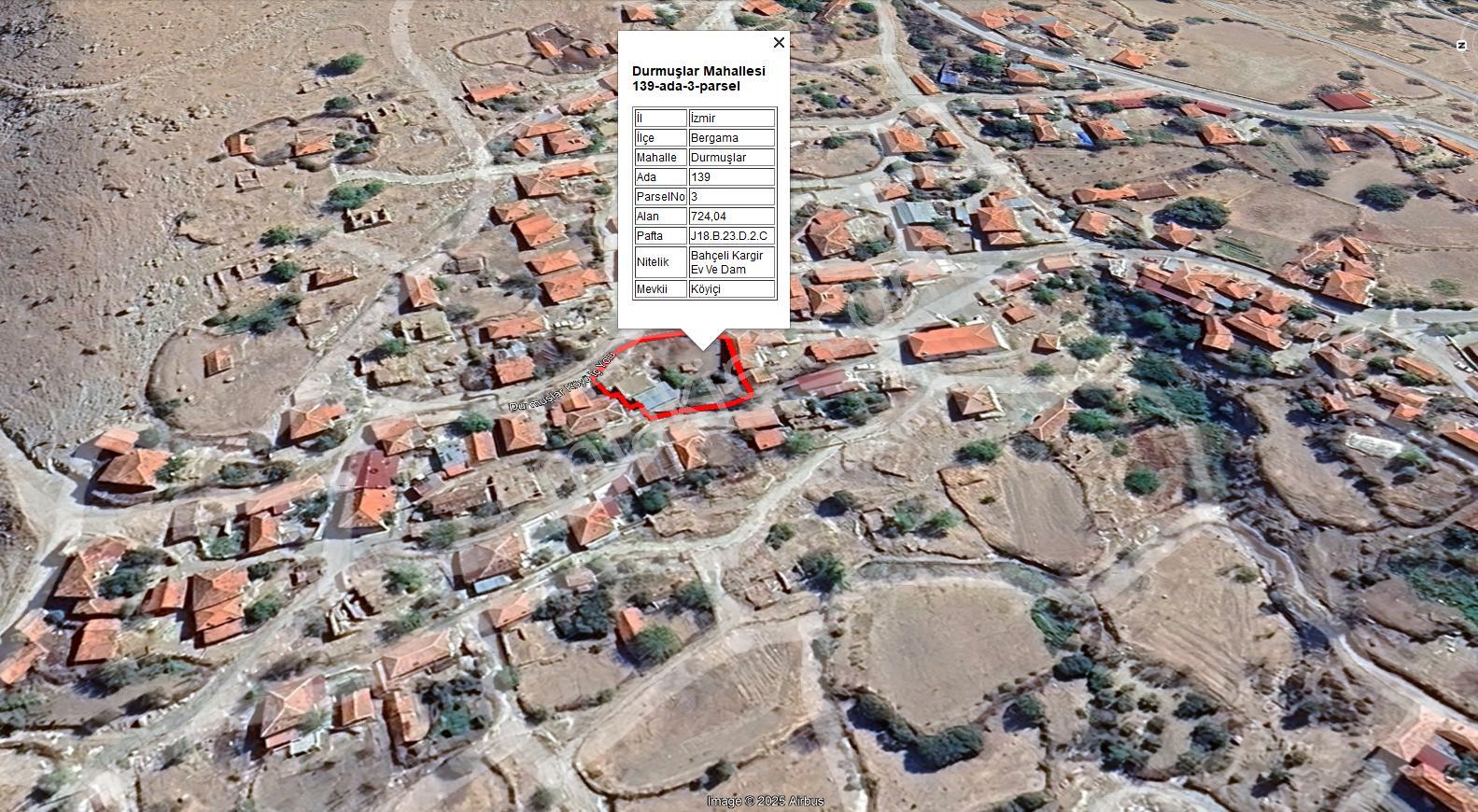 Köy Merkezinde 724 M2 Bahçeli Köy Evi