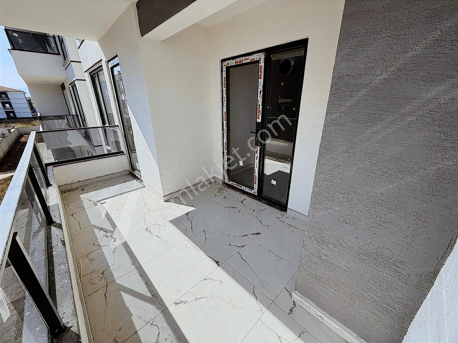 Ömer İnan Remax Hür Fatih Mah. 3+1 Sıfır Ferah Daire - Görsel 9