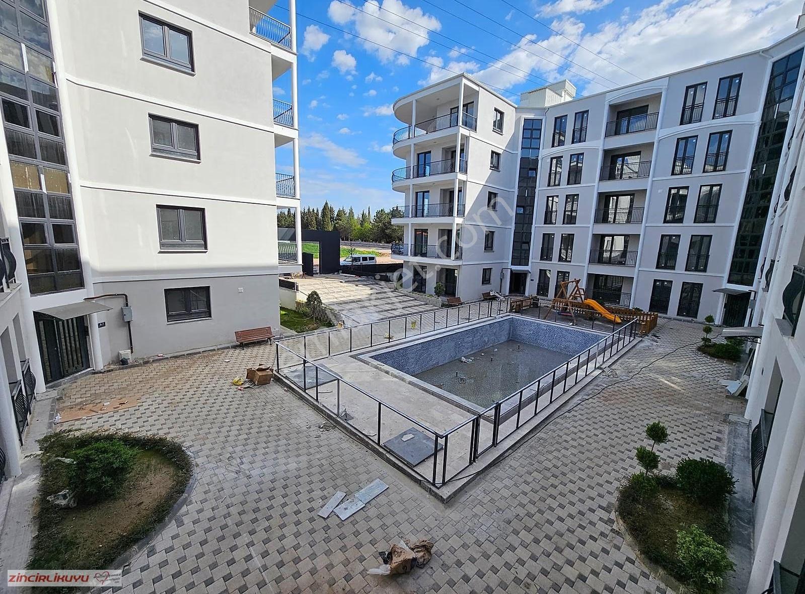 Kent Meydanı Sitede Havuzlu,kapalı Otoparklı Bahçeli 3+1-170m2 - Görsel 20