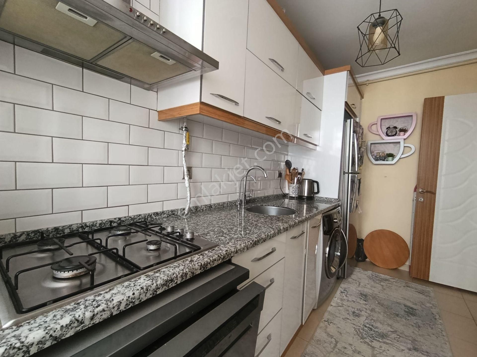 Hürriyet Mahallesinde Şirinyer İzban Yakını 2+1 Daire - Görsel 15