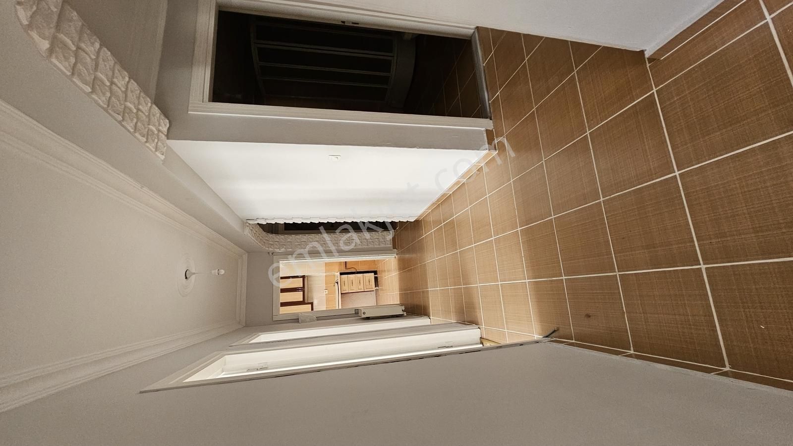 Alsancak'ta Altında Daire Ebv.banyolu Geniş 3+1 Kiralık Daire - Görsel 11