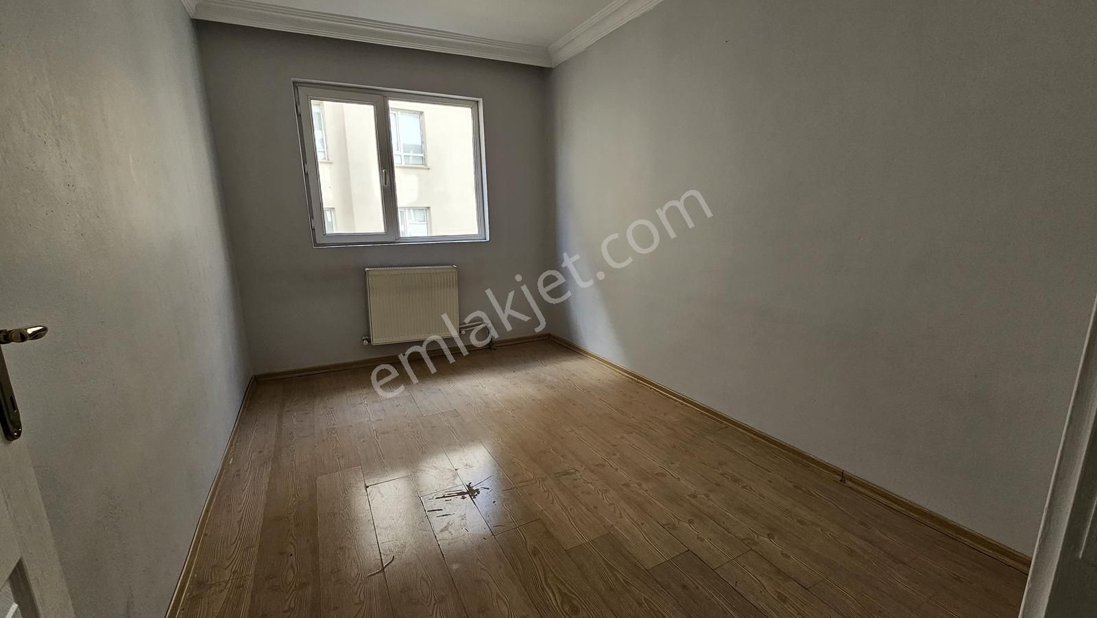 Alsancak'ta Altında Daire Ebv.banyolu Geniş 3+1 Kiralık Daire - Görsel 8