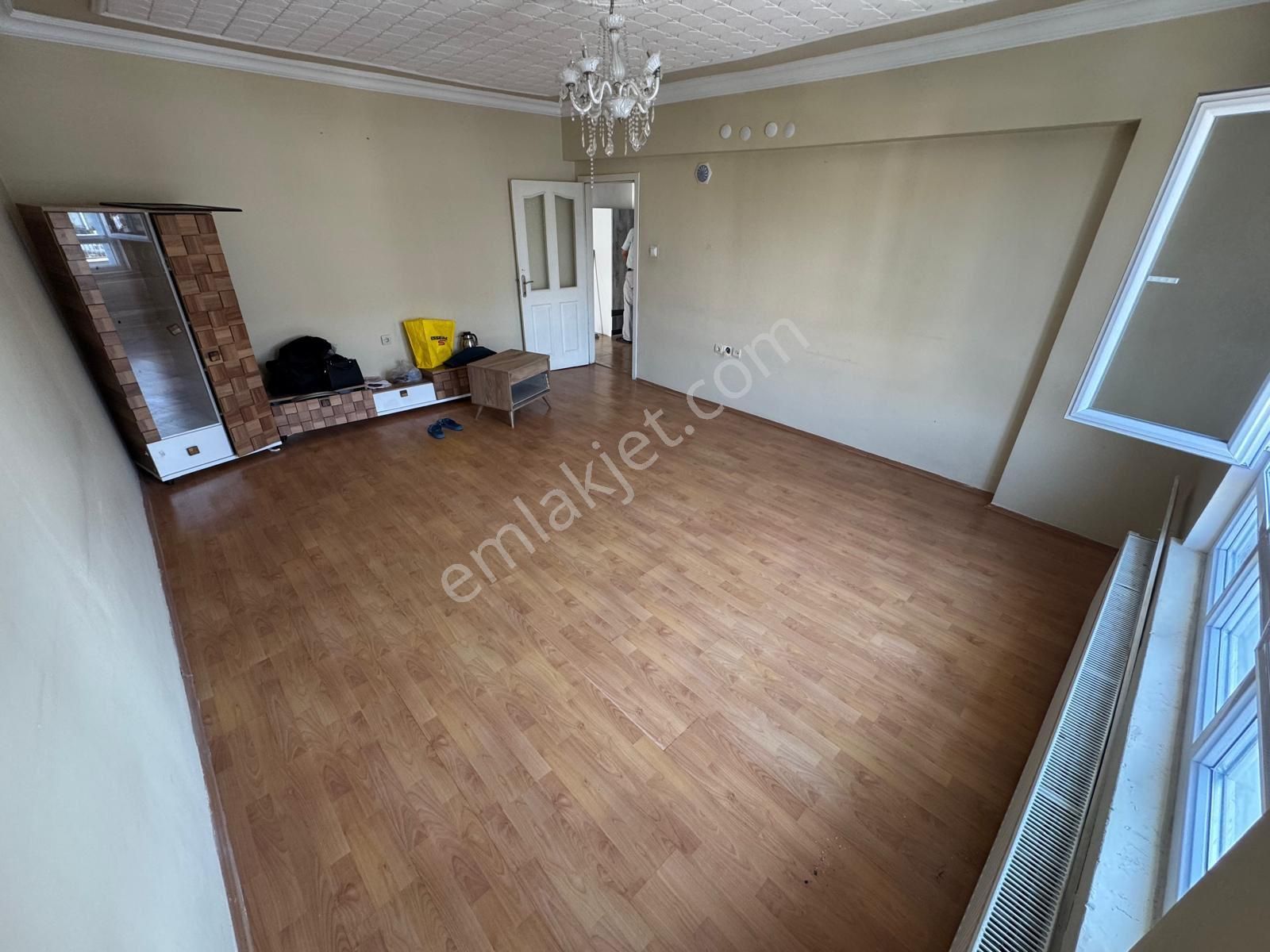 Ahi Evran Mh'de Lüks 3 Banyolu Kilerli 275m² Satılık 5+1 Teras - Görsel 9