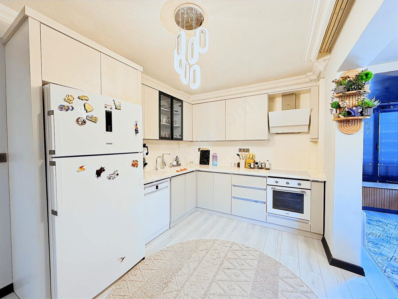 Böylesini Bulamazsın! Özel Yapım 3+1 Ayrı Mutfak Katta Tek - Görsel 12