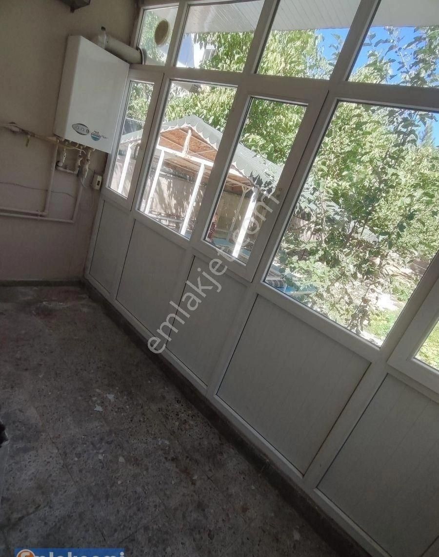 Emlaknomi'den Erenköy Mah'de Kiralık Müstakil Ev - Görsel 3