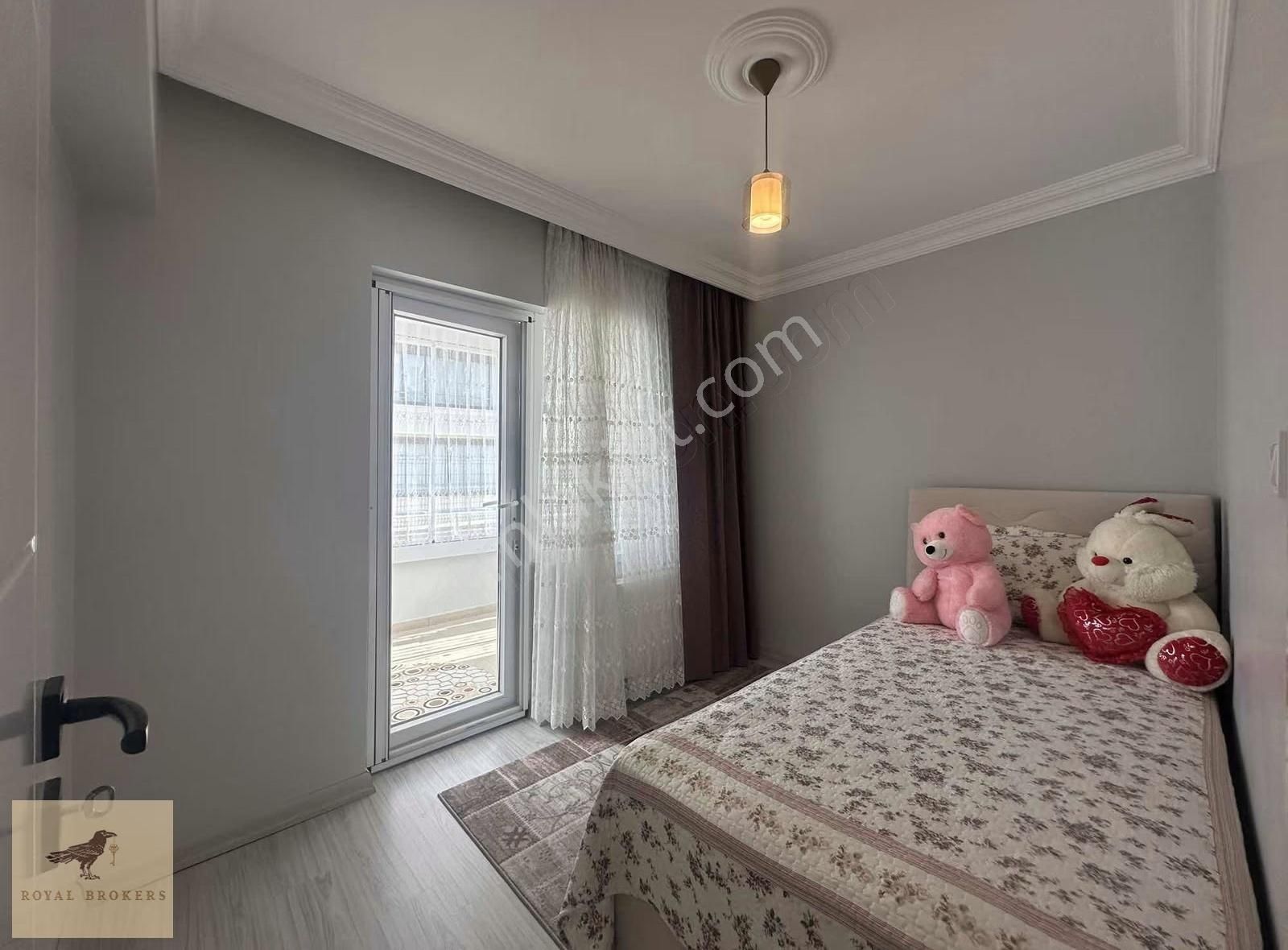 Satılık, Hilal'de, Yapılı, Oturuma Hazır, Krediye Uygun 4+1 - Görsel 3