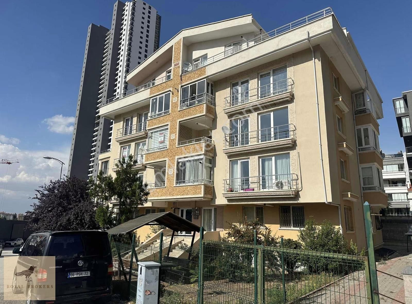 Satılık, Hilal'de, Yapılı, Oturuma Hazır, Krediye Uygun 4+1