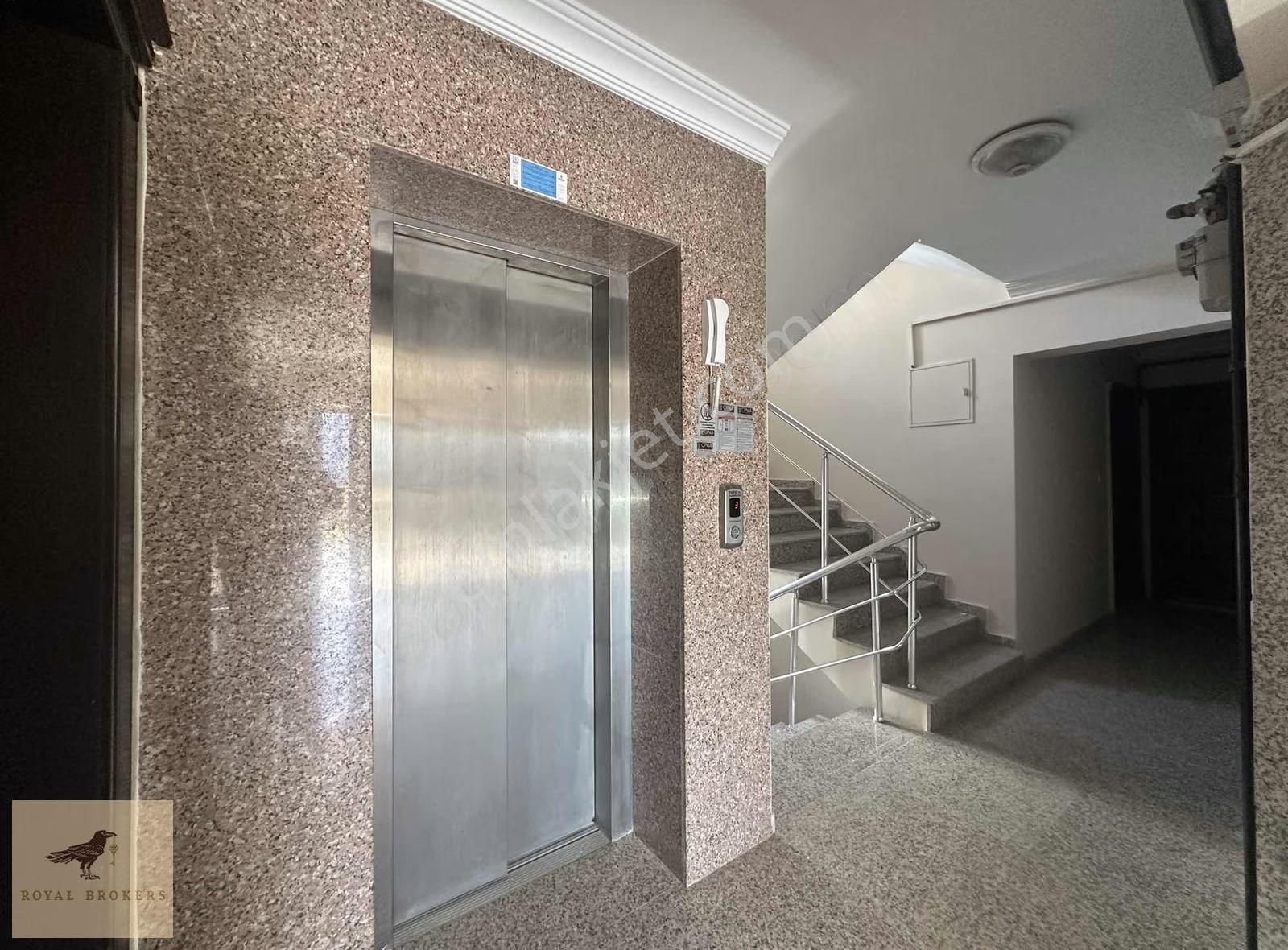 Satılık, Hilal'de, Yapılı, Oturuma Hazır, Krediye Uygun 4+1 - Görsel 10