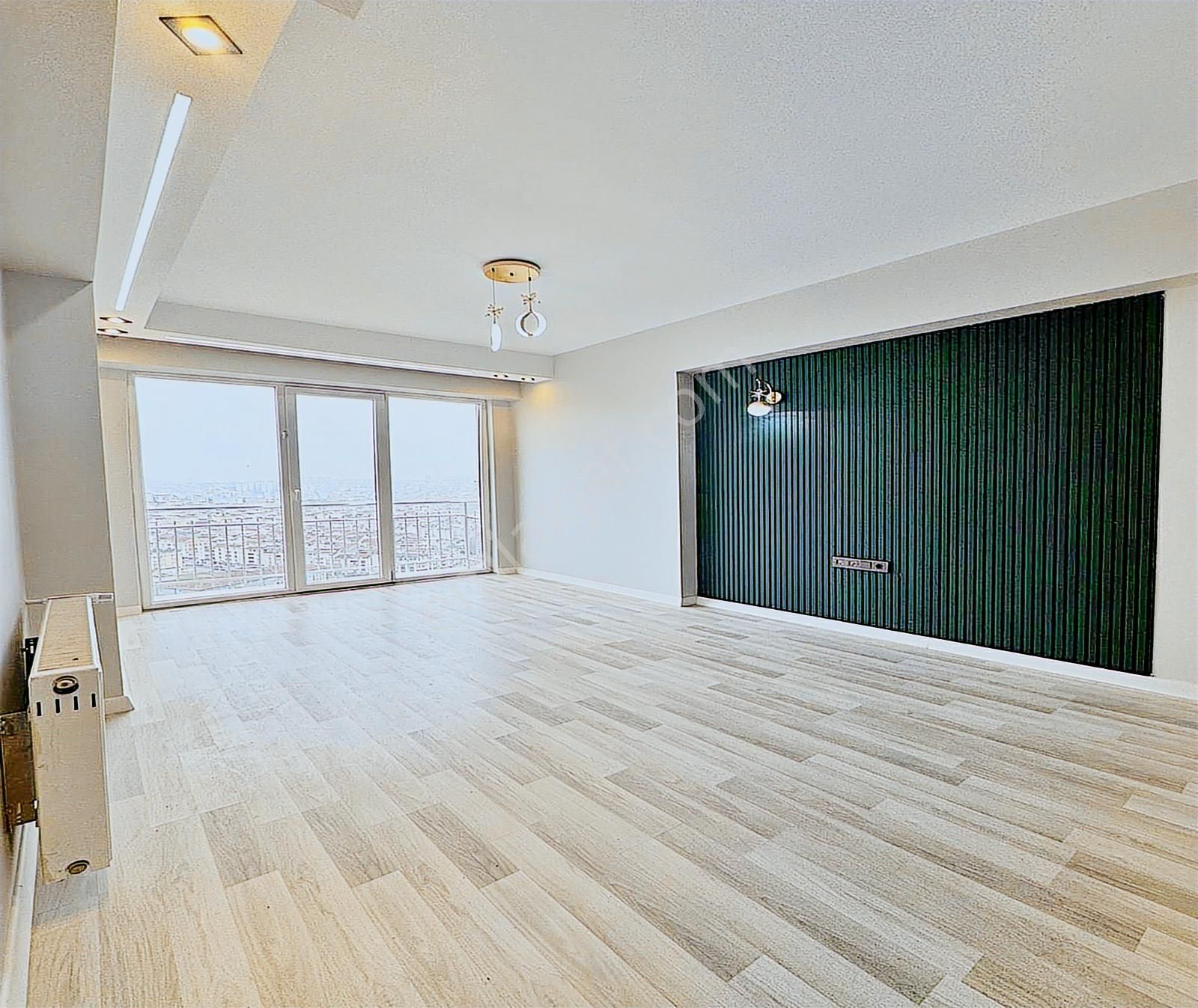 Esenyurt Kıraç Piri Reis Mahallesinde Sitee İçerisinde 2.640.000