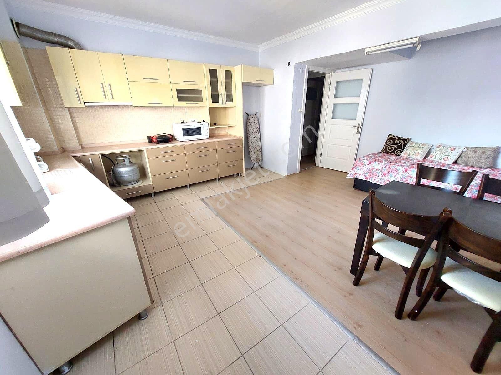 Kuşadası Limana 3 Dk Arakat Bakımlı 2+1 Satılık Daire - Görsel 8