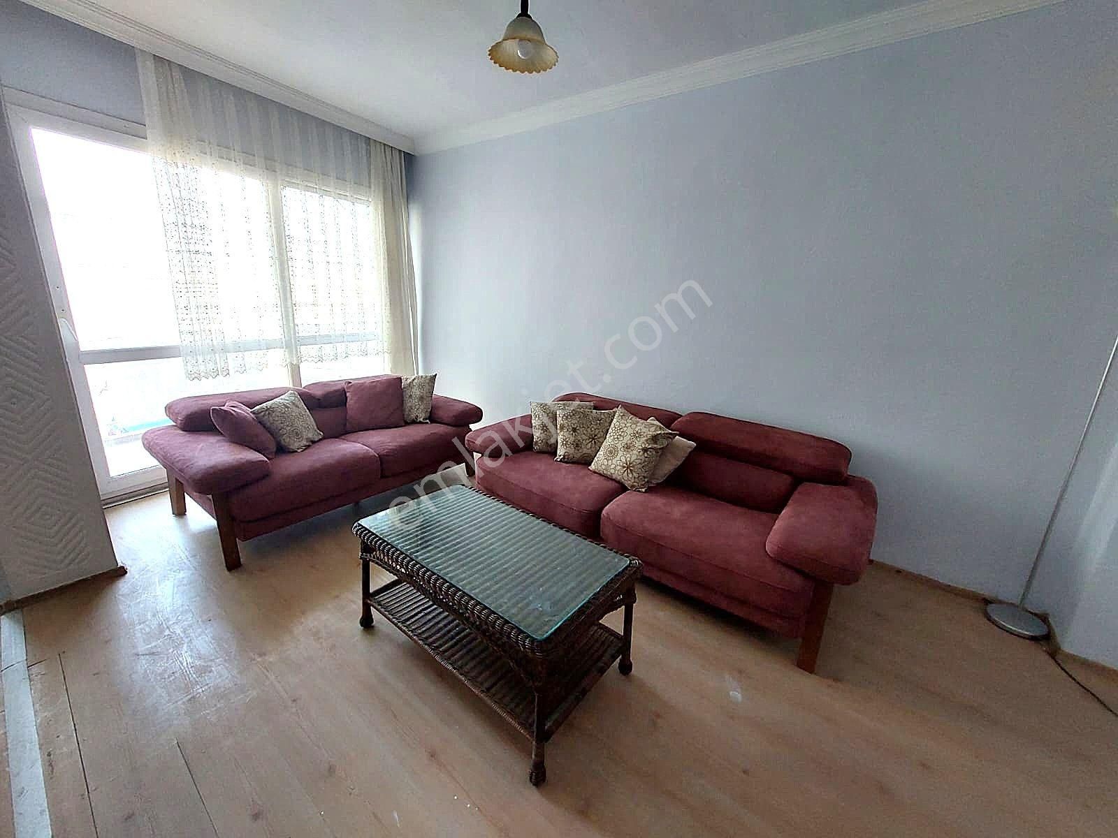 Kuşadası Limana 3 Dk Arakat Bakımlı 2+1 Satılık Daire