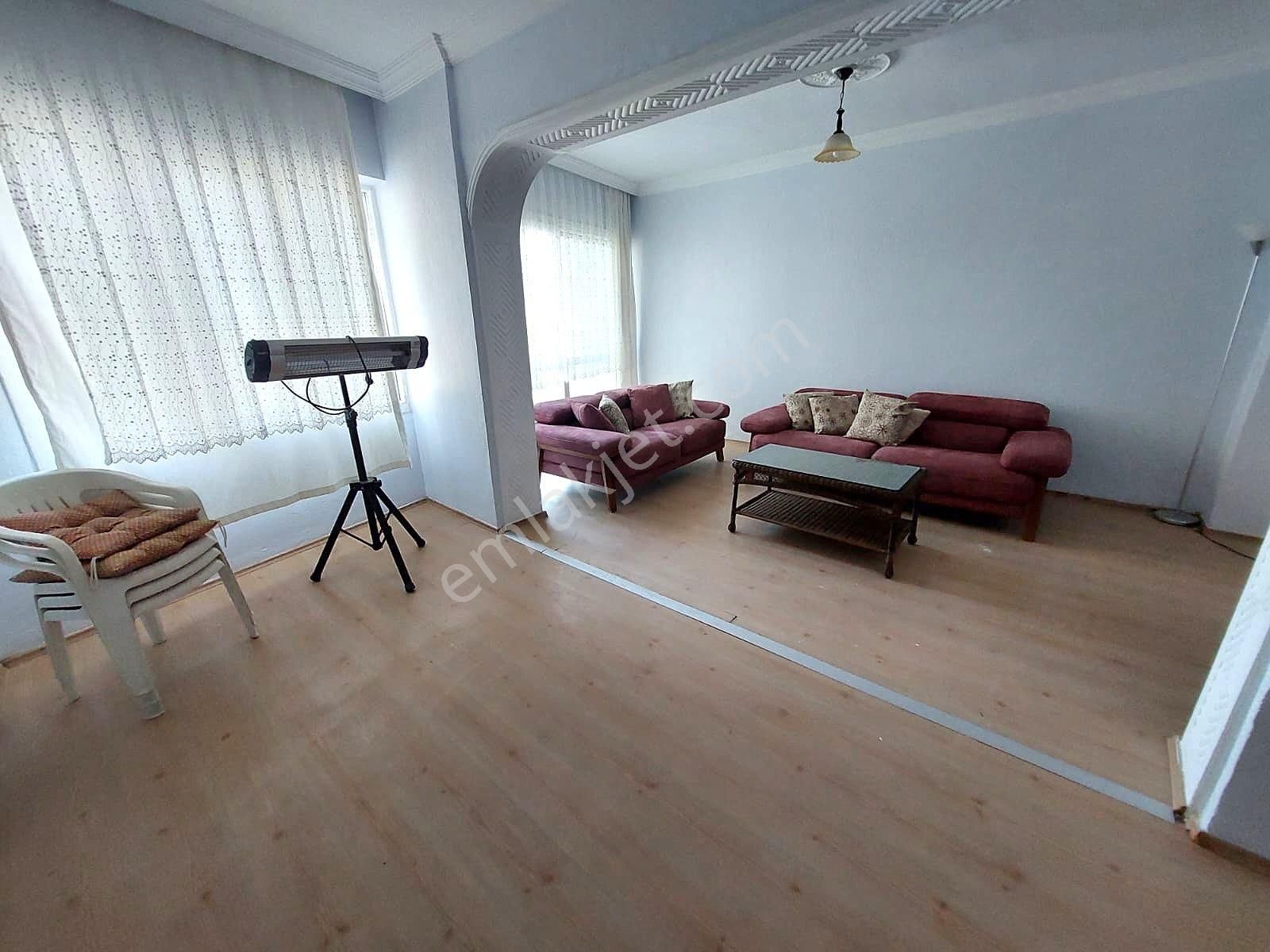 Kuşadası Limana 3 Dk Arakat Bakımlı 2+1 Satılık Daire - Görsel 4