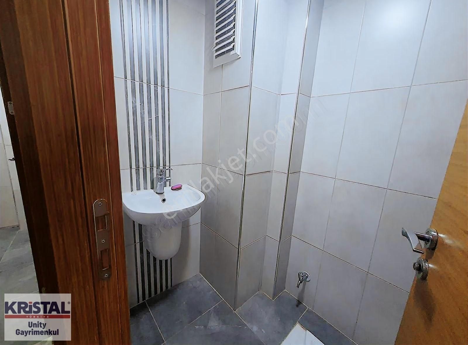 Kr Unıtyden Çamlıcada 2+1 Kiralık Daire - Görsel 13