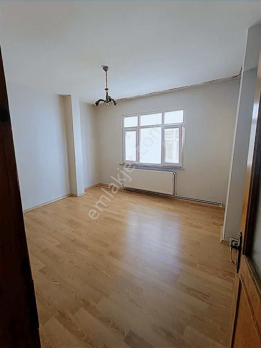 Pendik Çamçeşmede Kiralık 2+1 110 M2 2 Ci Kat Daire - Görsel 14