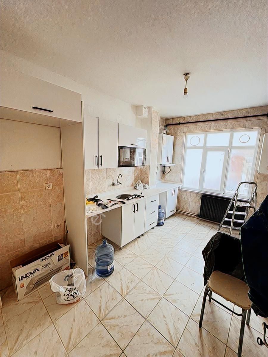 Pendik Çamçeşmede Kiralık 2+1 110 M2 2 Ci Kat Daire - Görsel 8