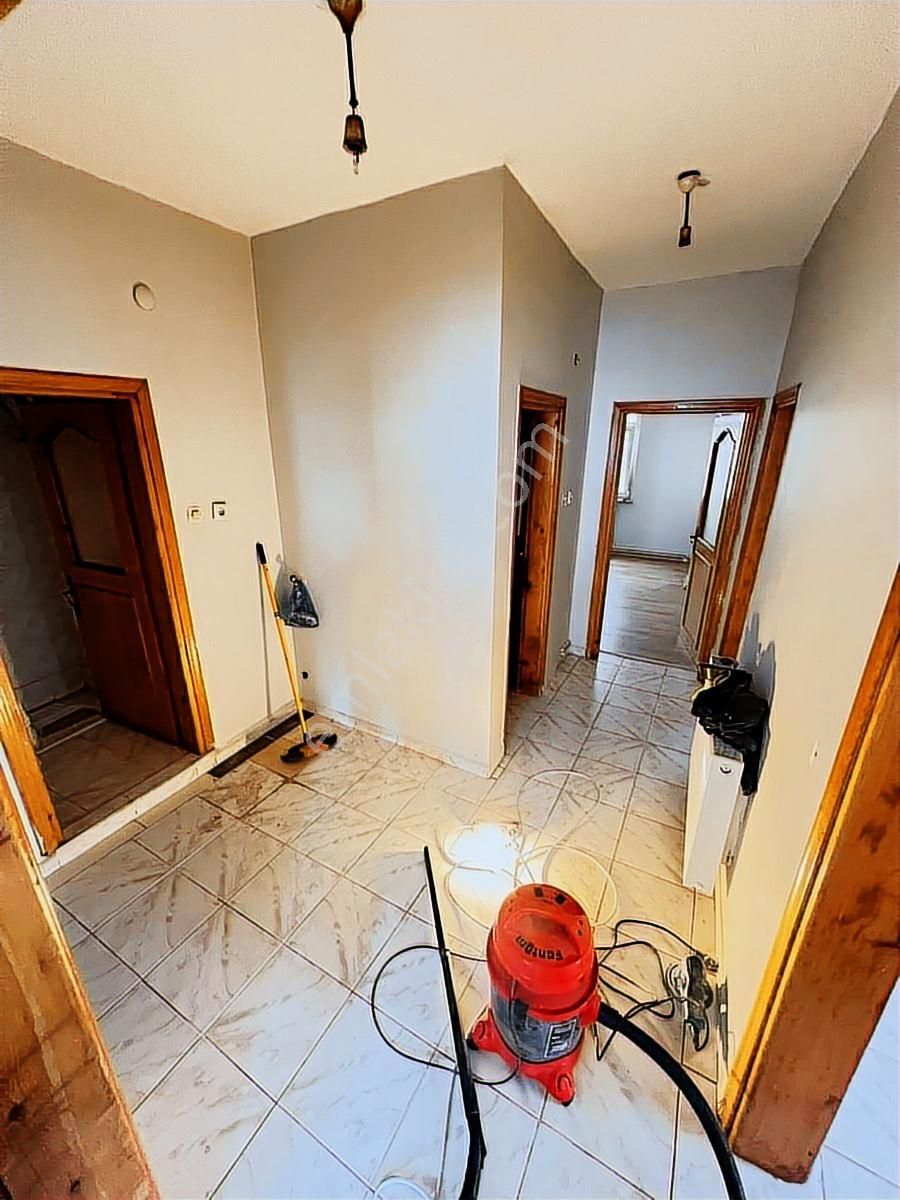 Pendik Çamçeşmede Kiralık 2+1 110 M2 2 Ci Kat Daire - Görsel 7